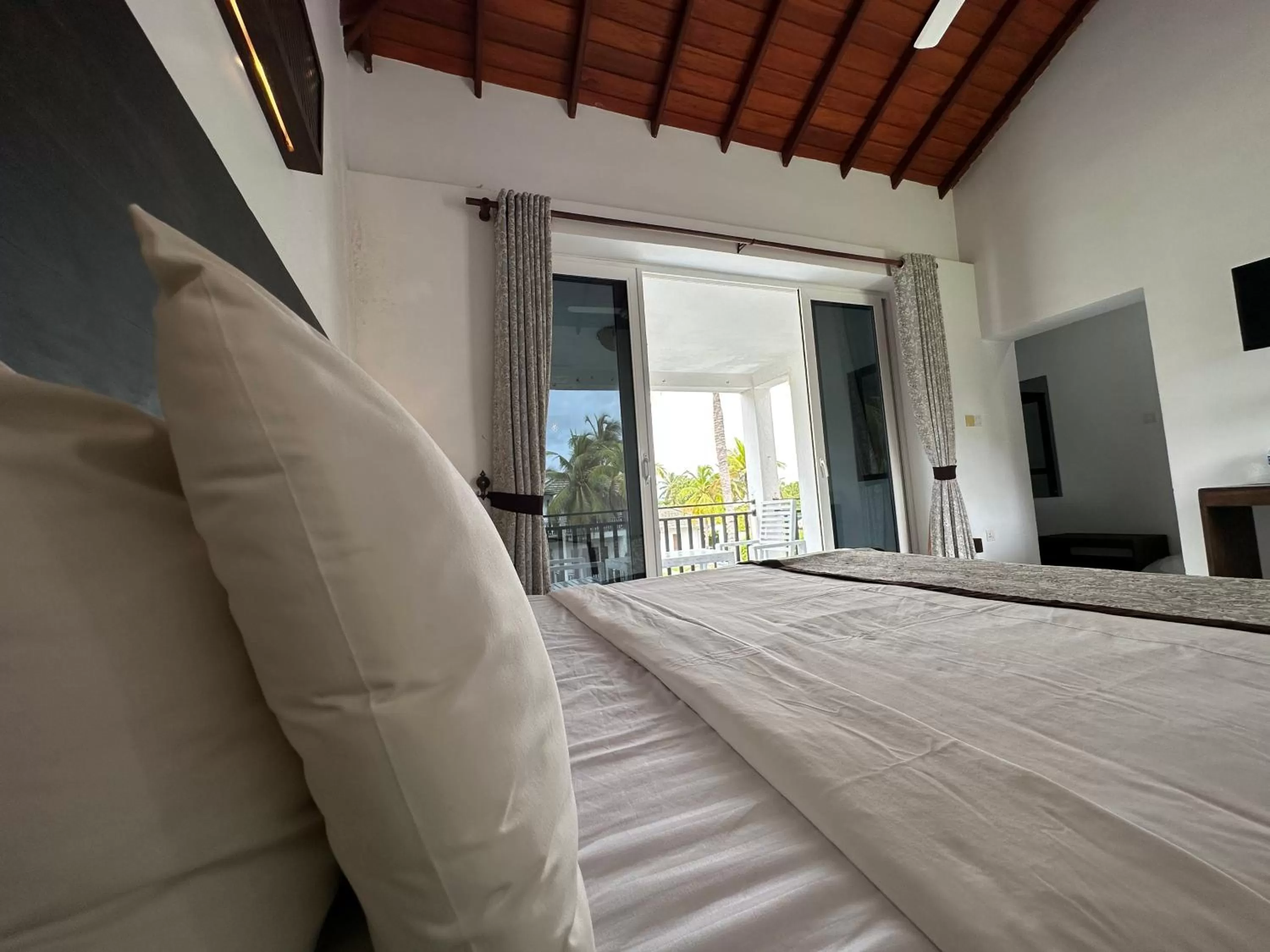 Photo of the whole room, Bed in Amaluna Resorts