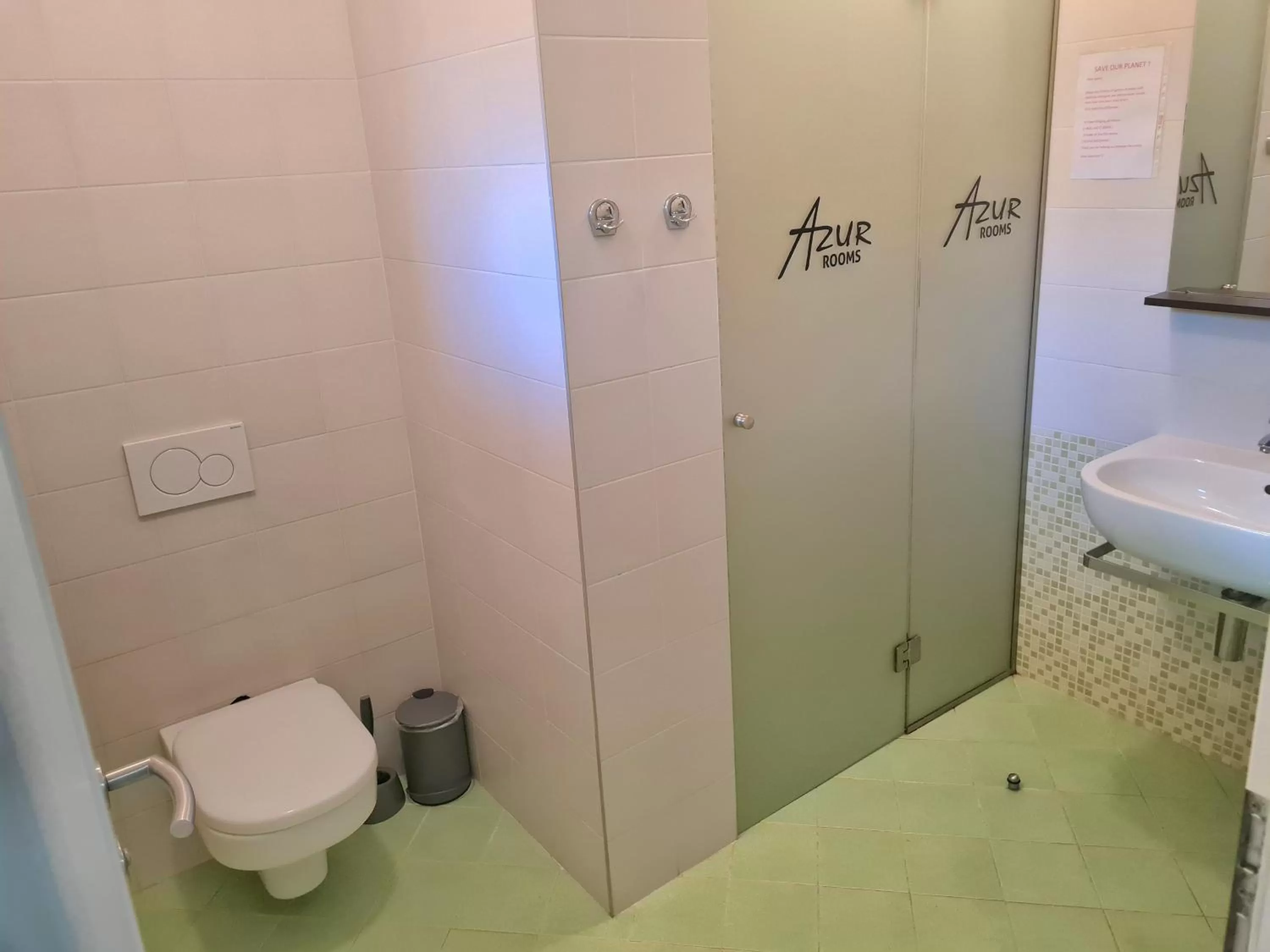 Bathroom in AZUR ROOMS LJUBLJANA