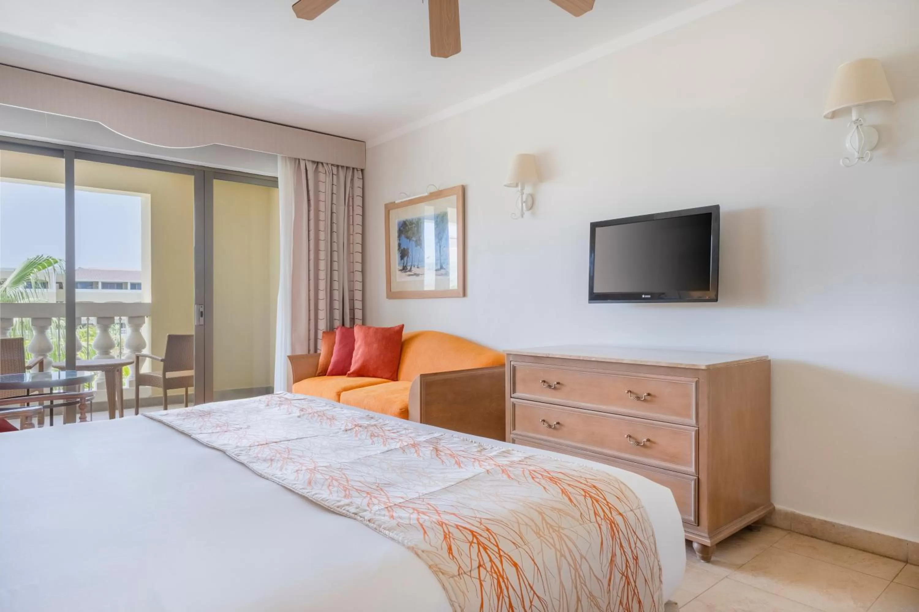 Bed in Iberostar Waves Rose Hall Beach - All Inclusive