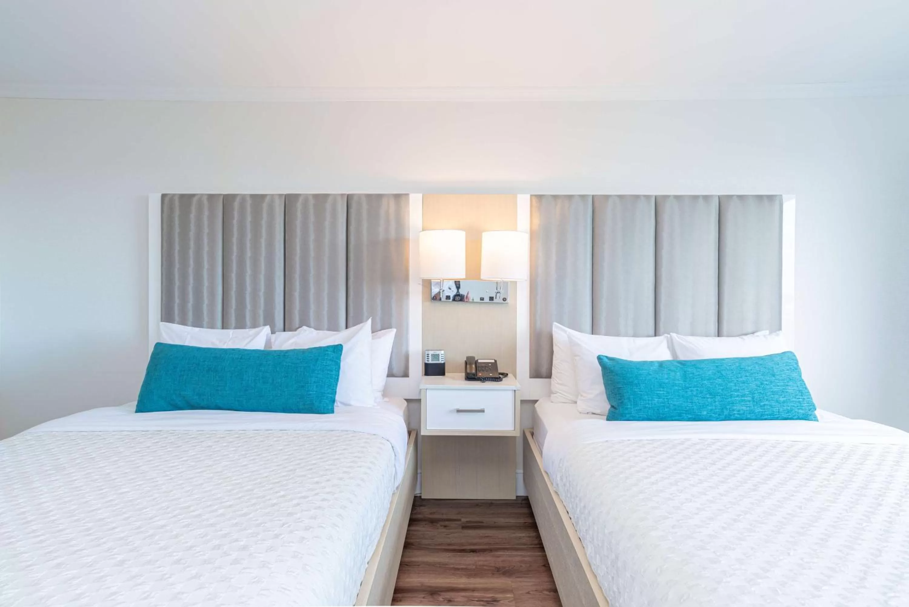 Photo of the whole room, Bed in Best Western Dorchester Hotel