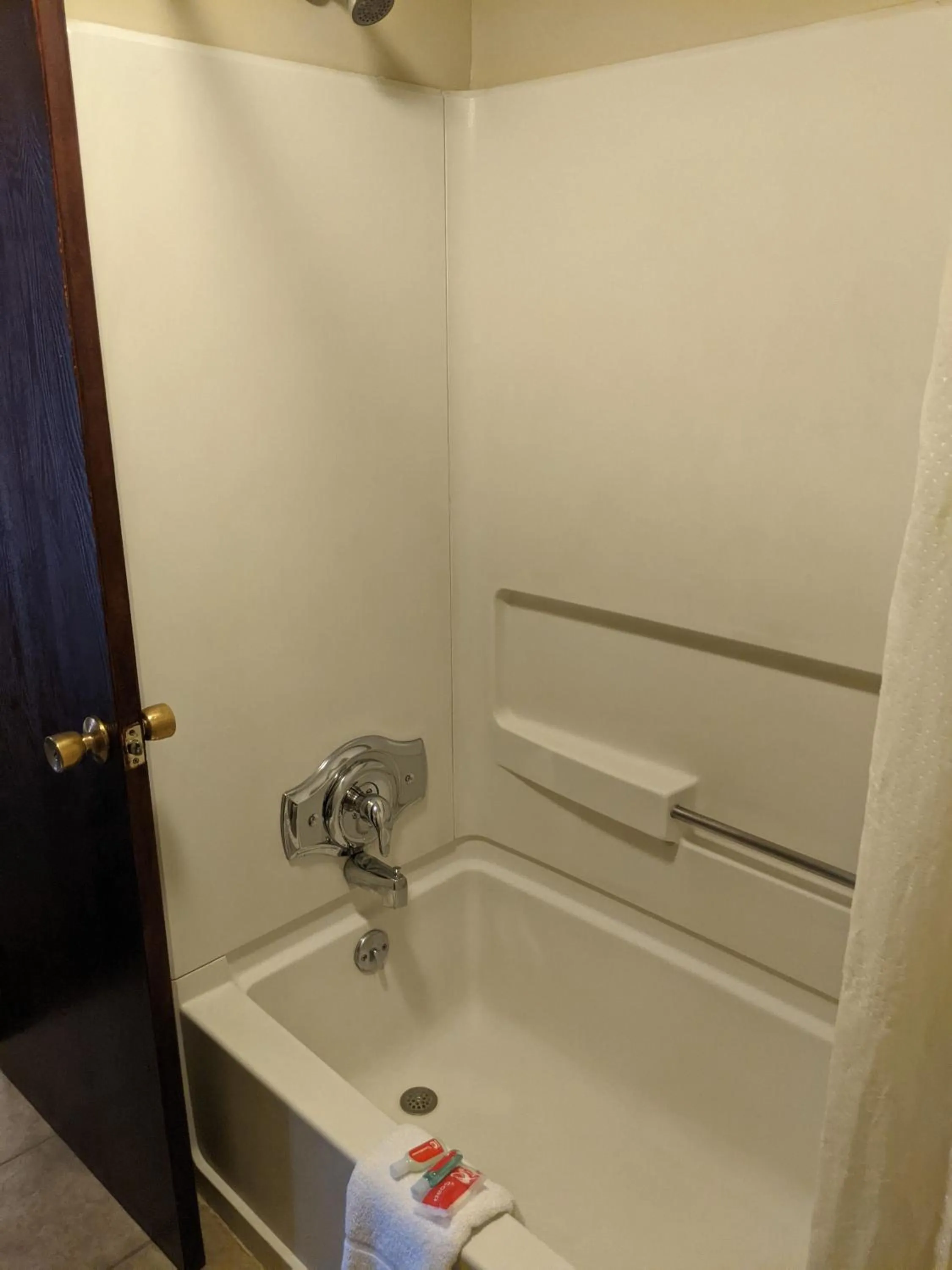 Bathroom in Econostay