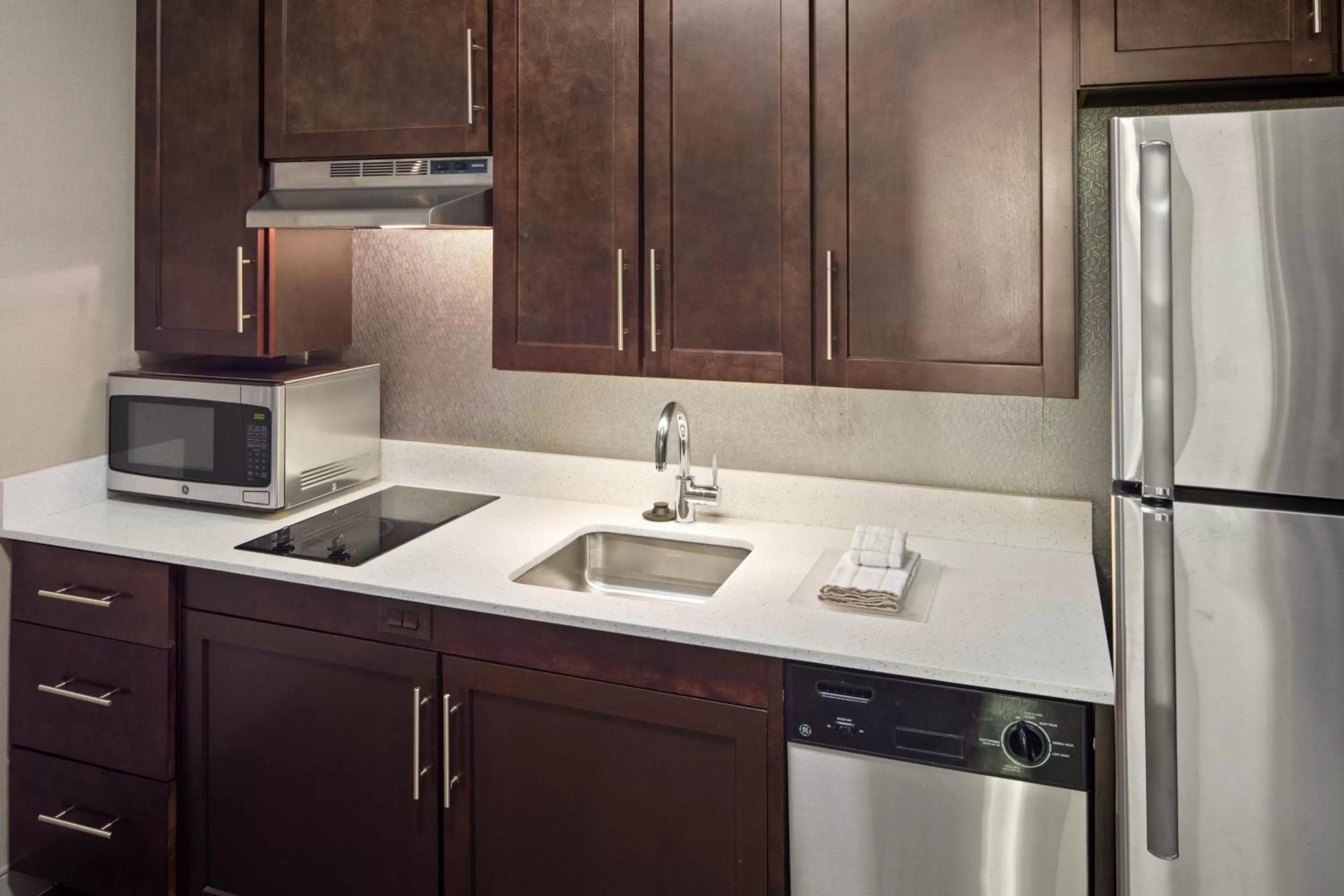 Kitchen or kitchenette in TownePlace Suites by Marriott Boston Logan Airport/Chelsea