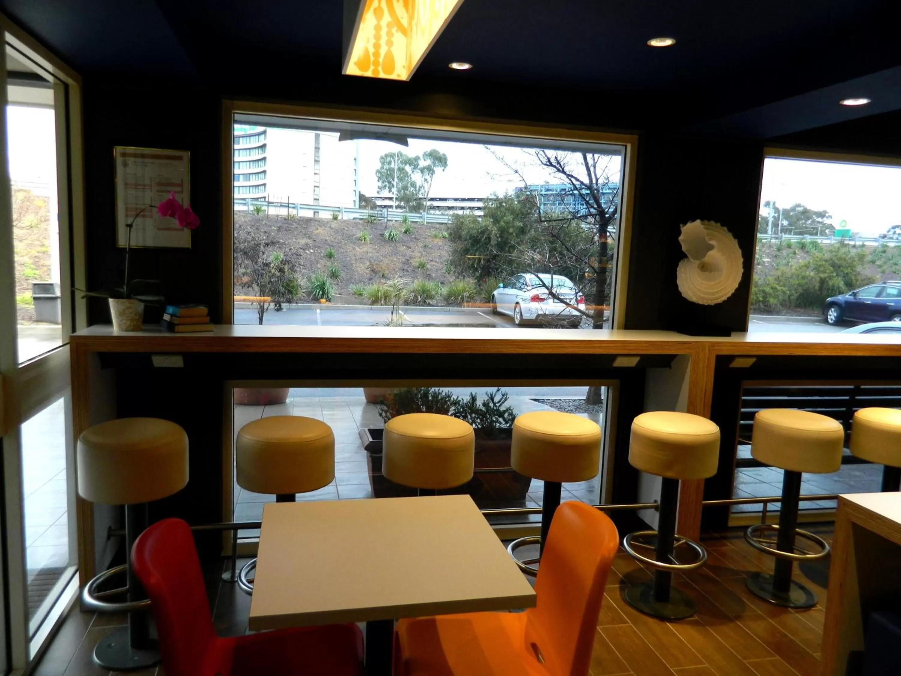 Restaurant/places to eat in ibis Budget - Melbourne Airport