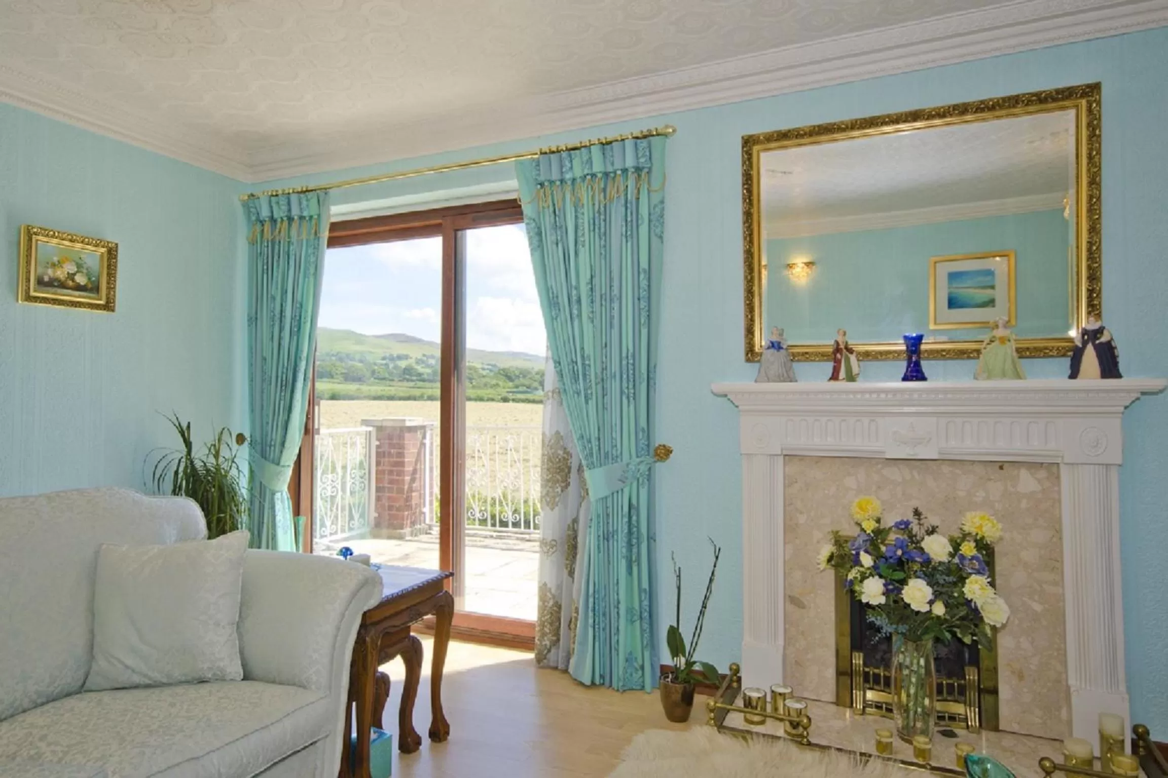 Communal lounge/ TV room, Seating Area in Tall Trees