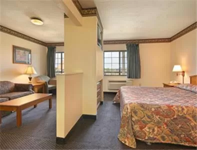 Photo of the whole room, Bed in Days Inn & Suites by Wyndham Kokomo