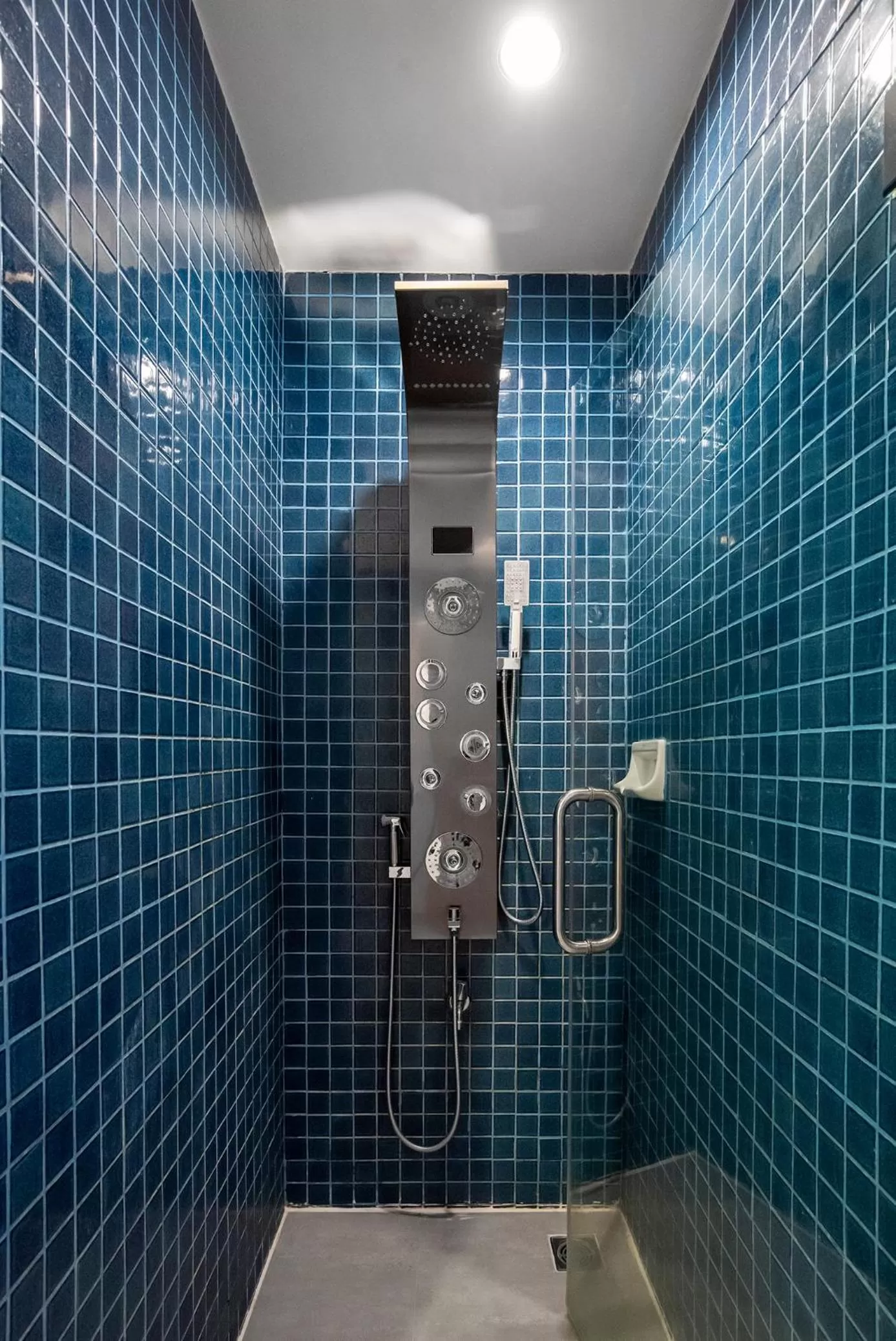 Shower in Benviar Tonson Residence