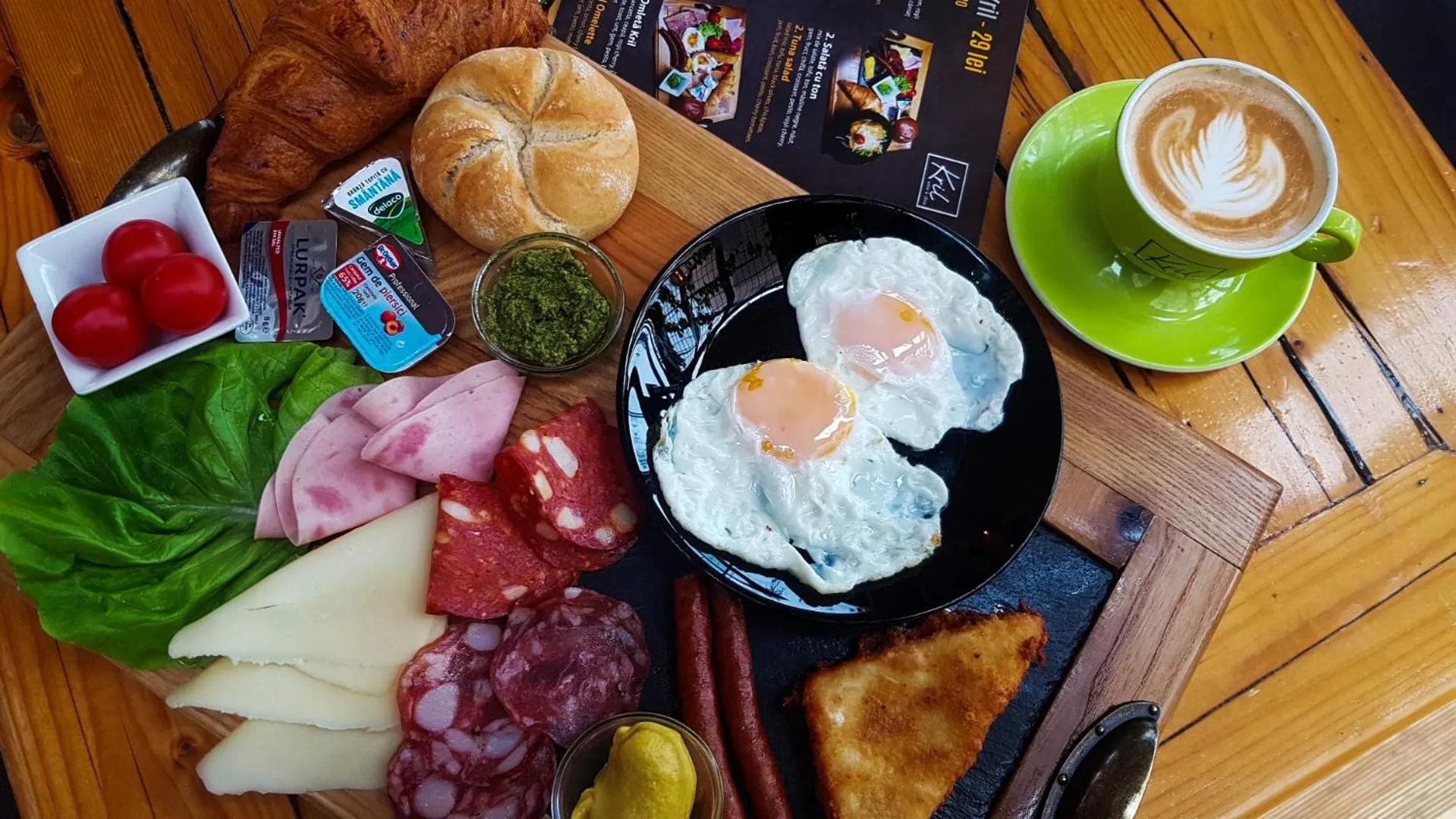 Breakfast in Hotel Coandi