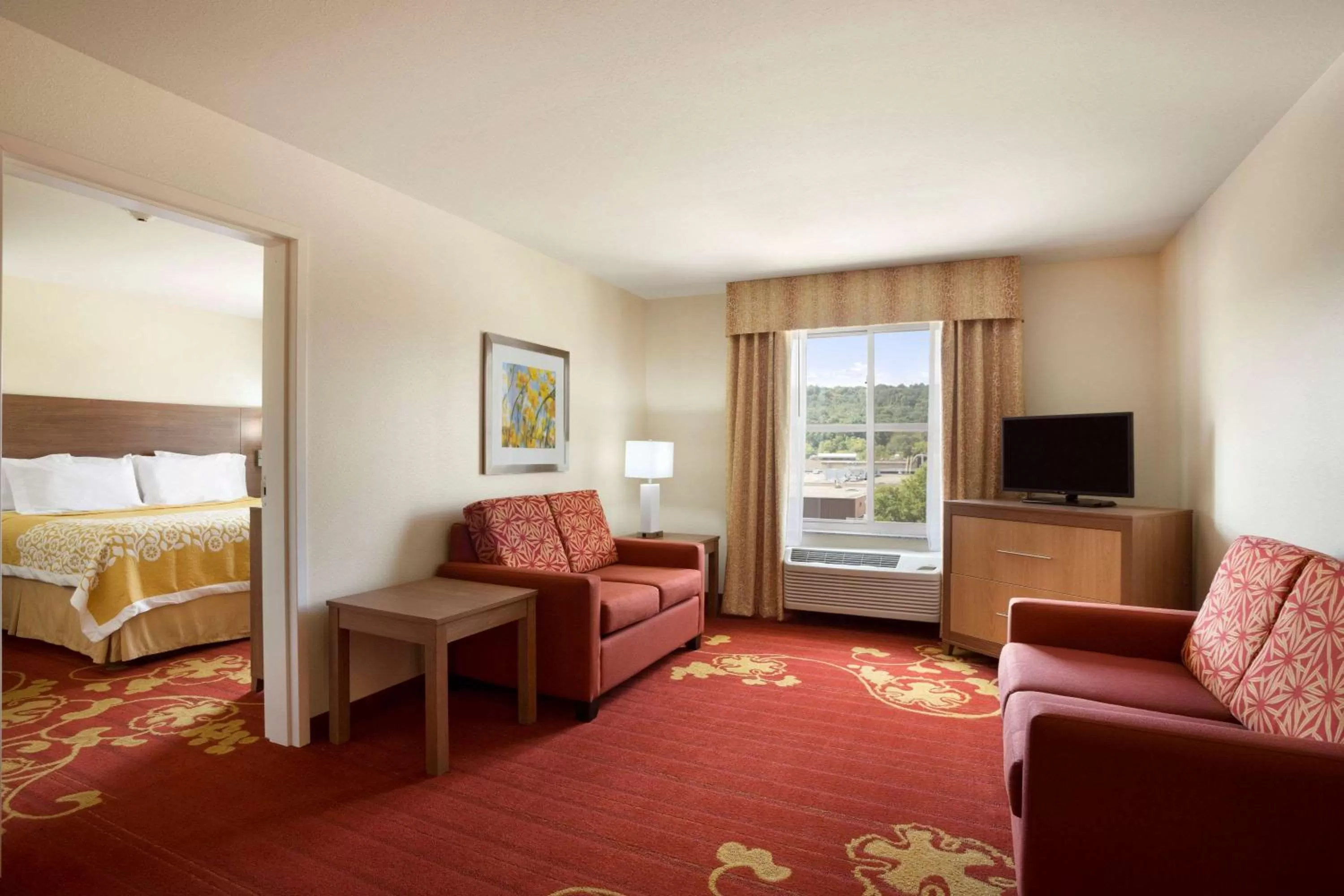 Photo of the whole room, Bed in Days Inn & Suites by Wyndham Caldwell