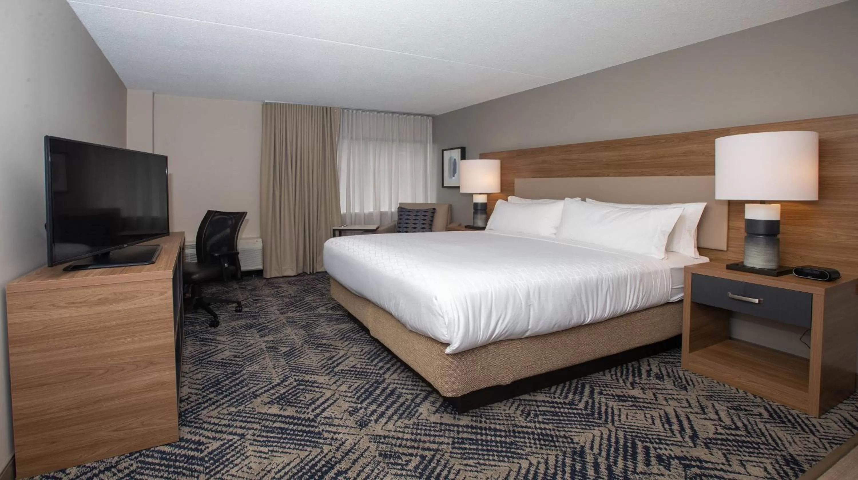 Photo of the whole room, Bed in Candlewood Suites - Cleveland South - Independence by IHG