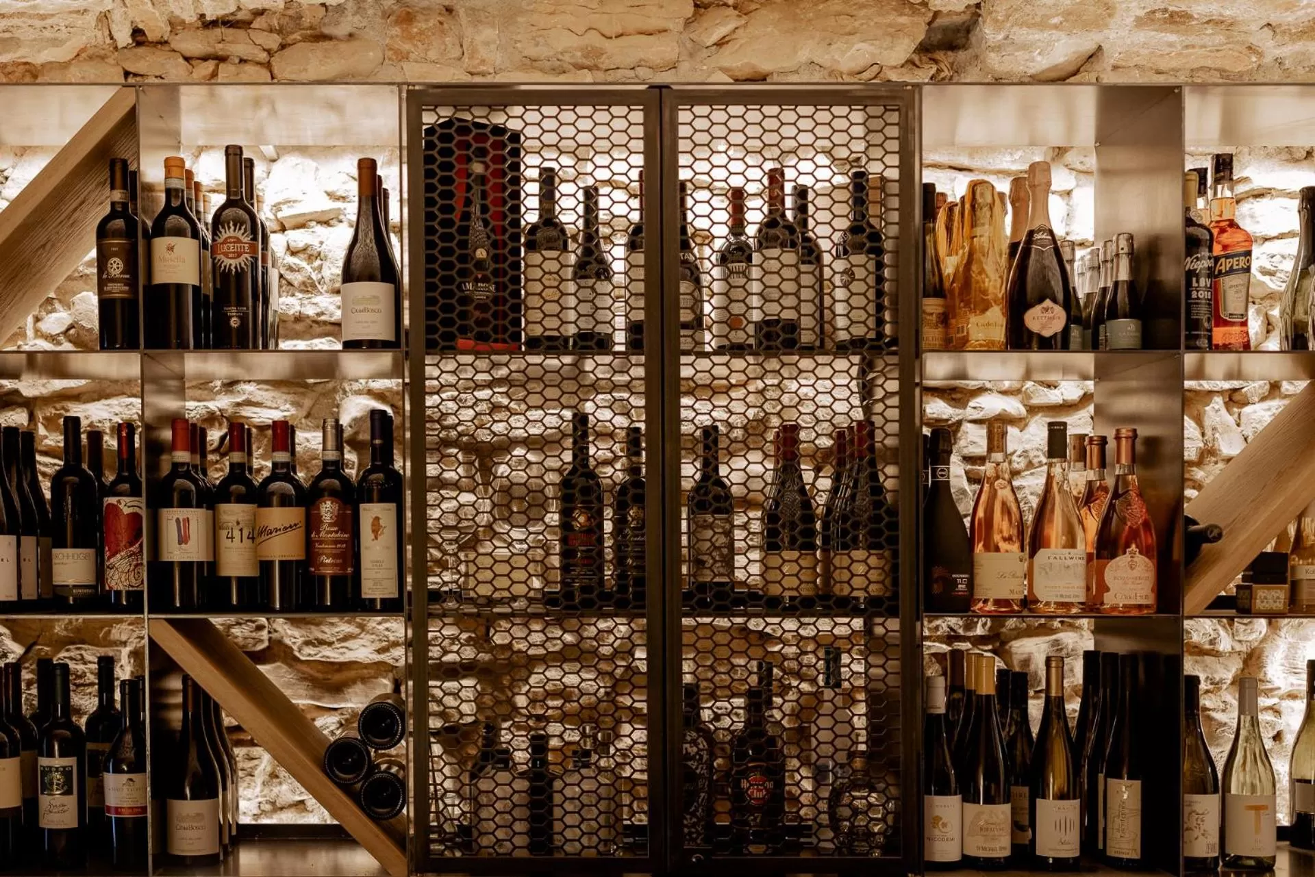 Lounge or bar, Drinks in FAVAI HILLS your secret hideaway