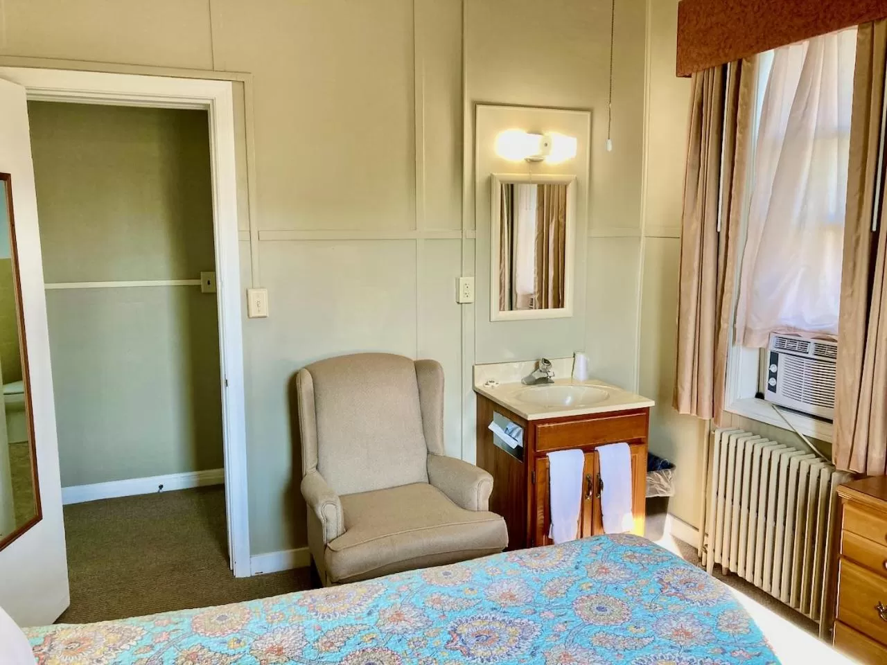 Bedroom, Bathroom in Garden Grove Retreat & Lodging near Pictured Rocks, Fayette, Trails