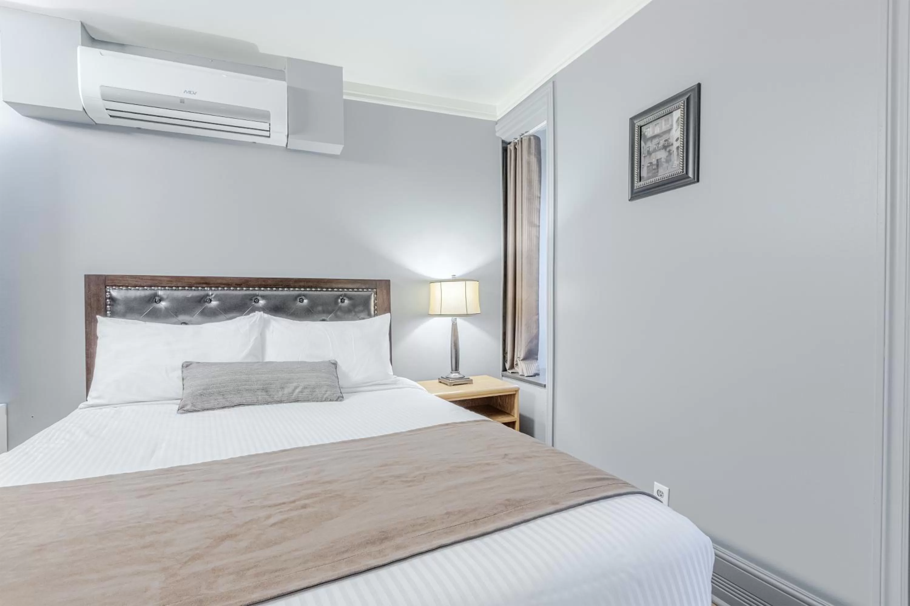 Photo of the whole room, Bed in Hotel Jardin du Gouverneur