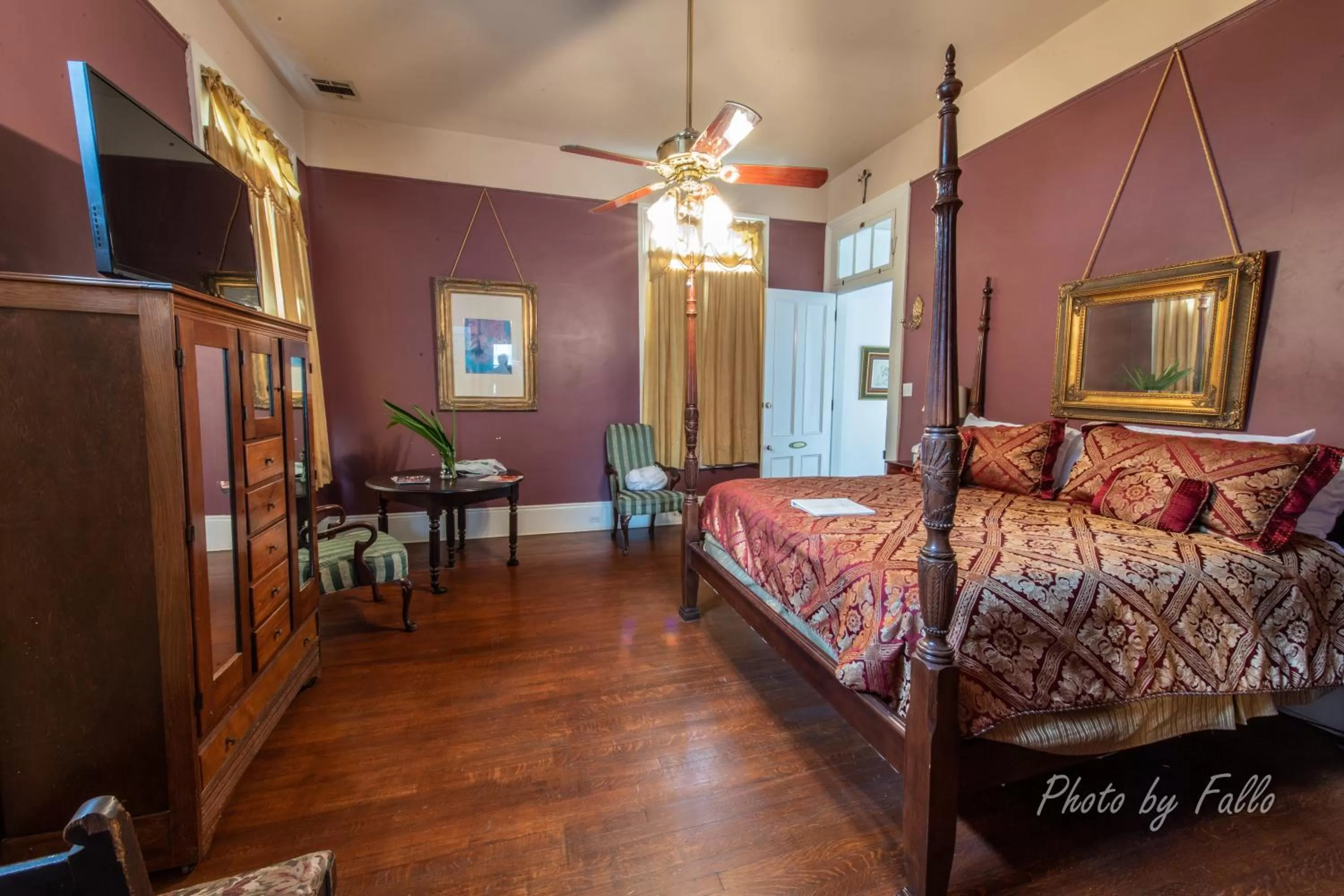 TV and multimedia in Edgar Degas House Historic Home and Museum