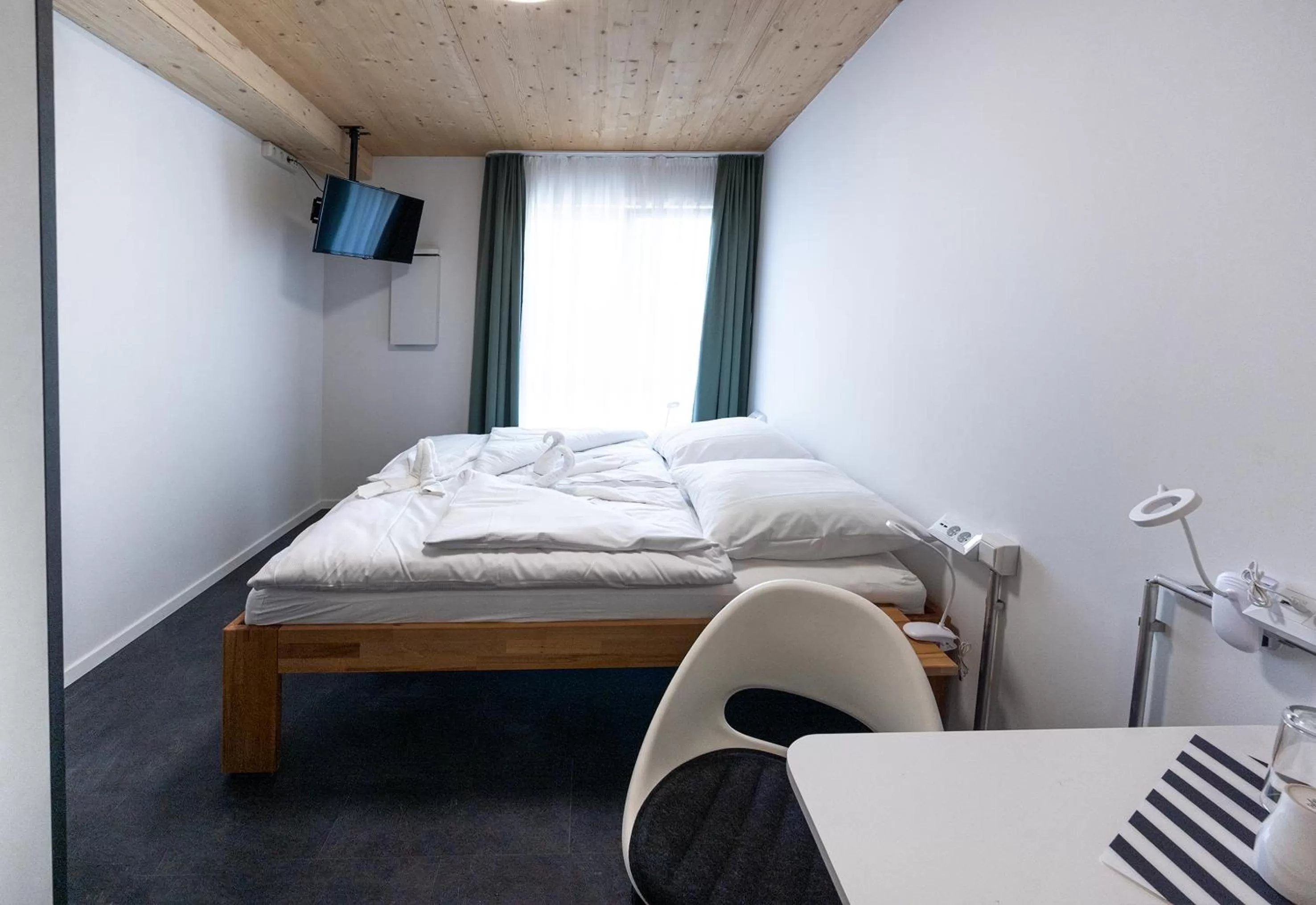 Bed in Boardinghouse-Landau