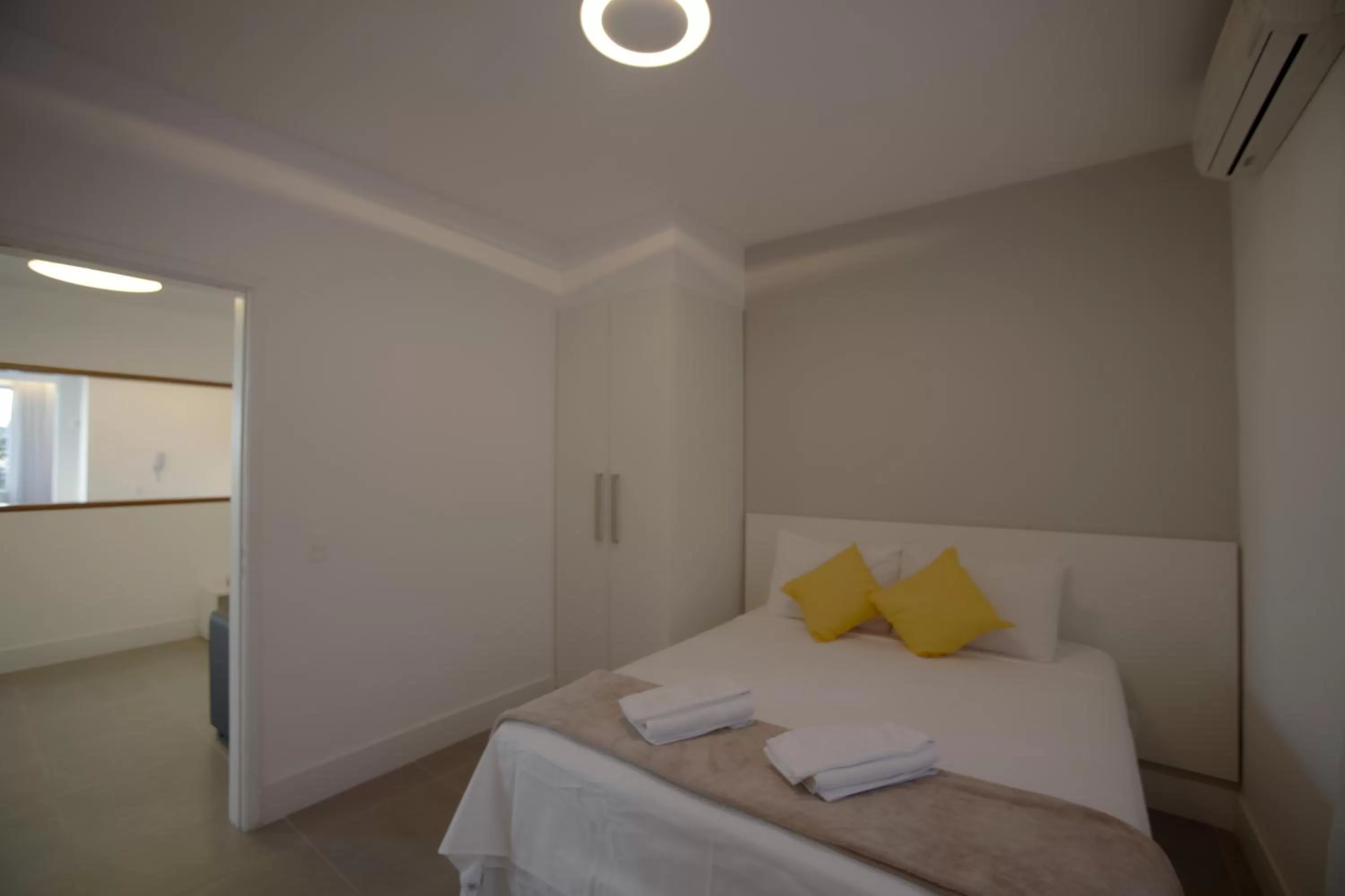 Bedroom, Bed in New Sugar Loft Apartments