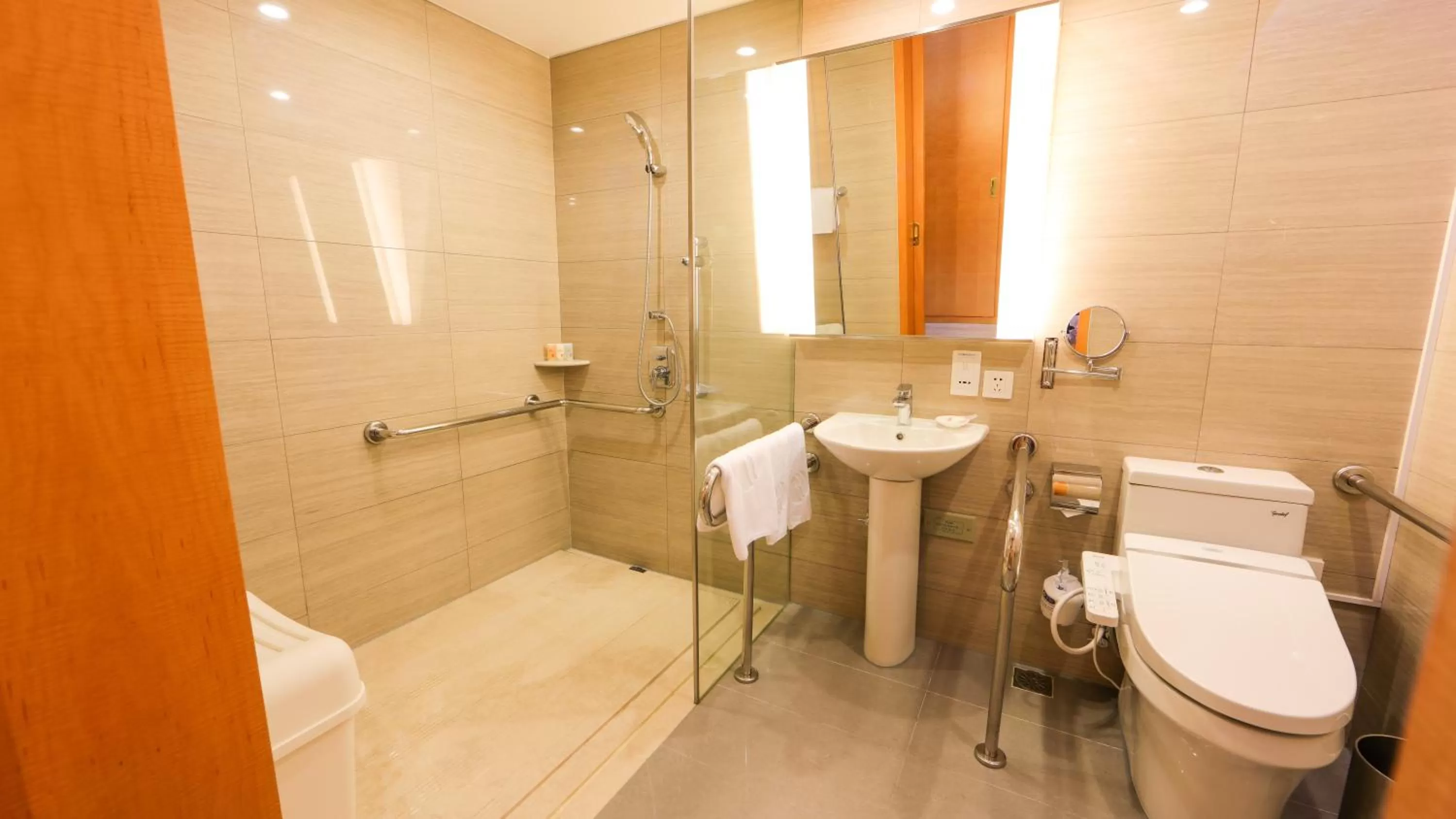 Bathroom in Ramada Plaza Shanghai Pudong Airport - 3 mins to PVG depature floor & check entrance with hotel shuttle