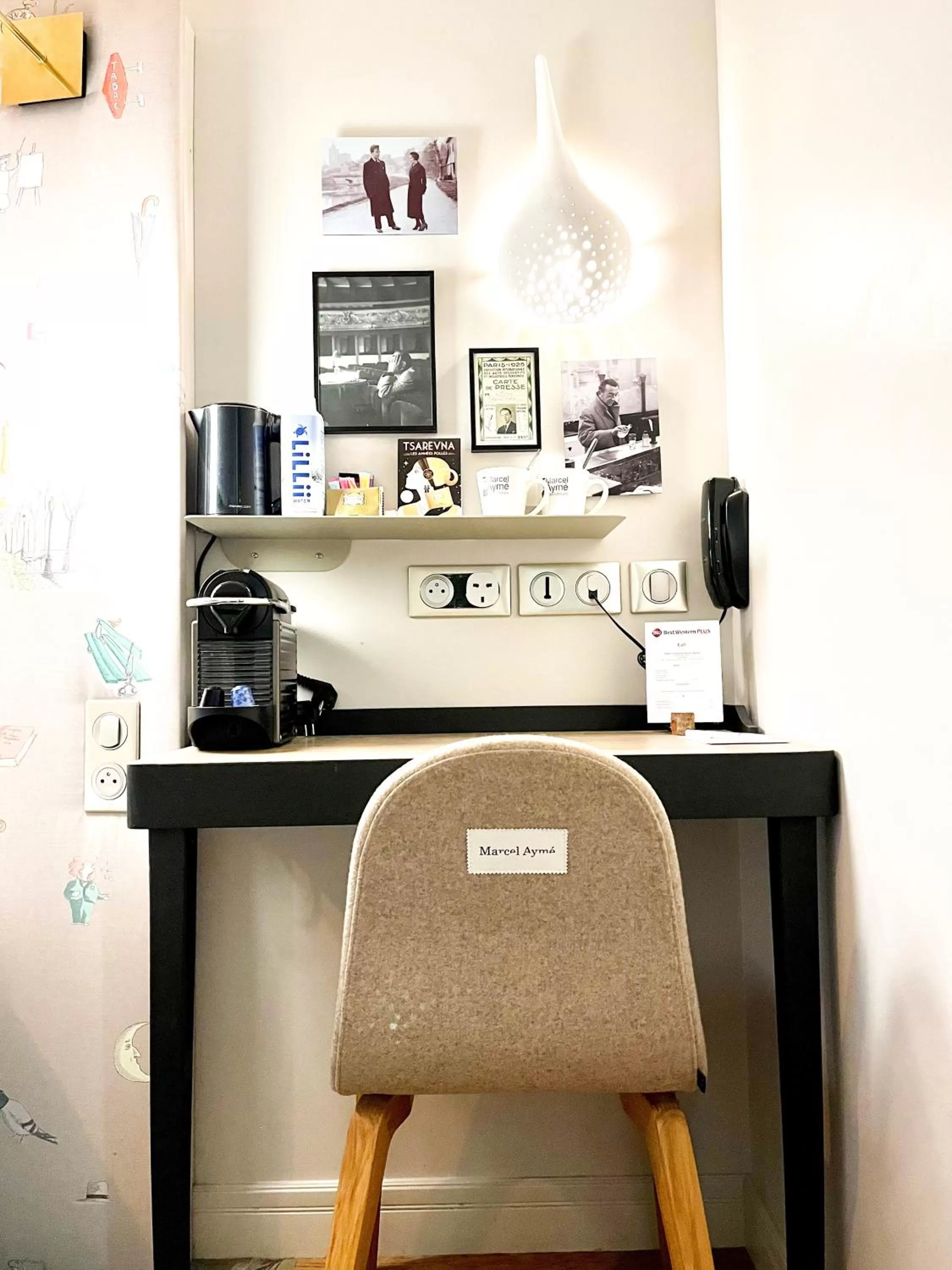 Coffee/tea facilities in Hotel Litteraire Marcel Ayme, BW Premier Collection