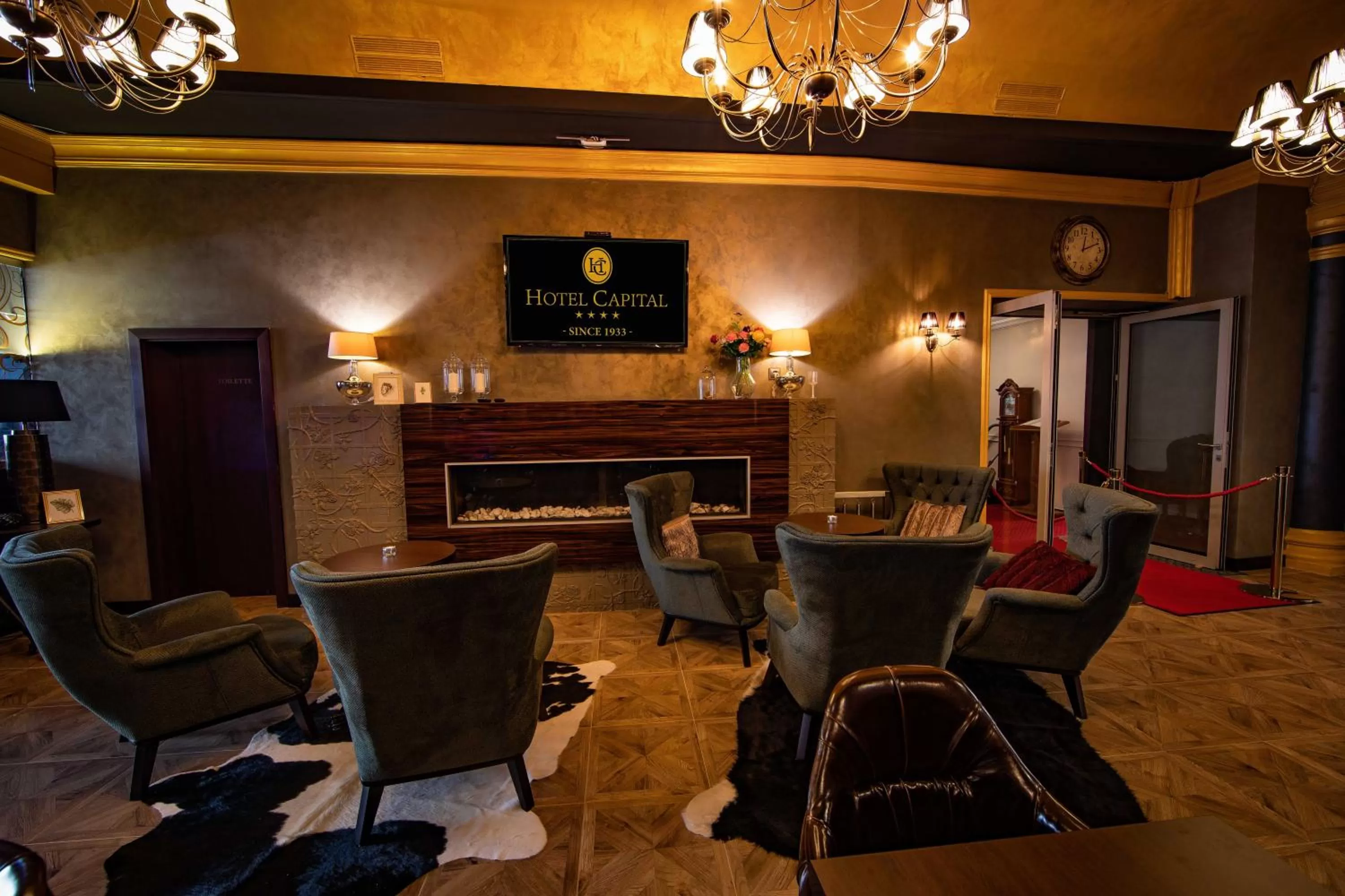 Lounge or bar in Hotel Capital with private wellness