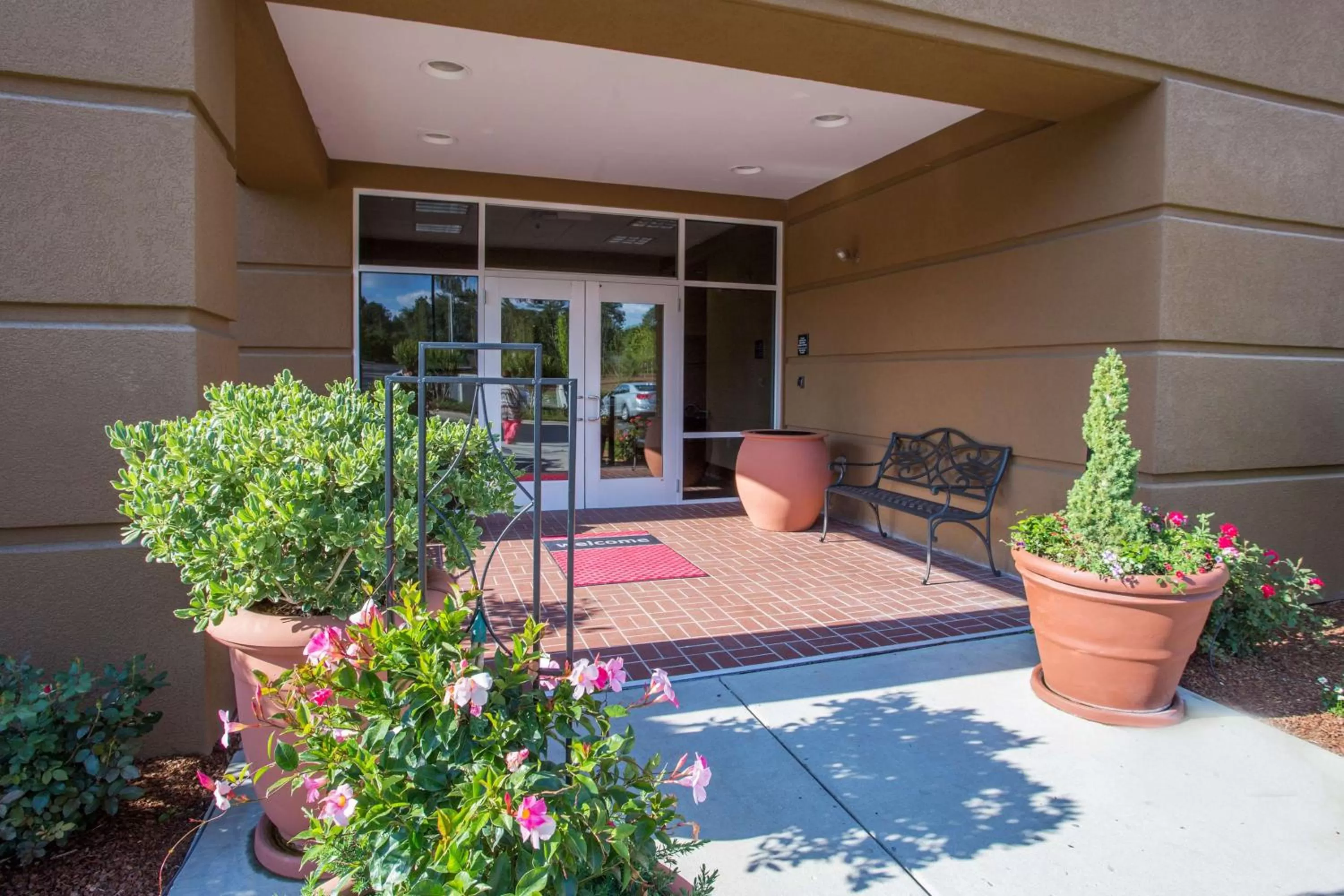 Property building in Hampton Inn & Suites Southern Pines-Pinehurst