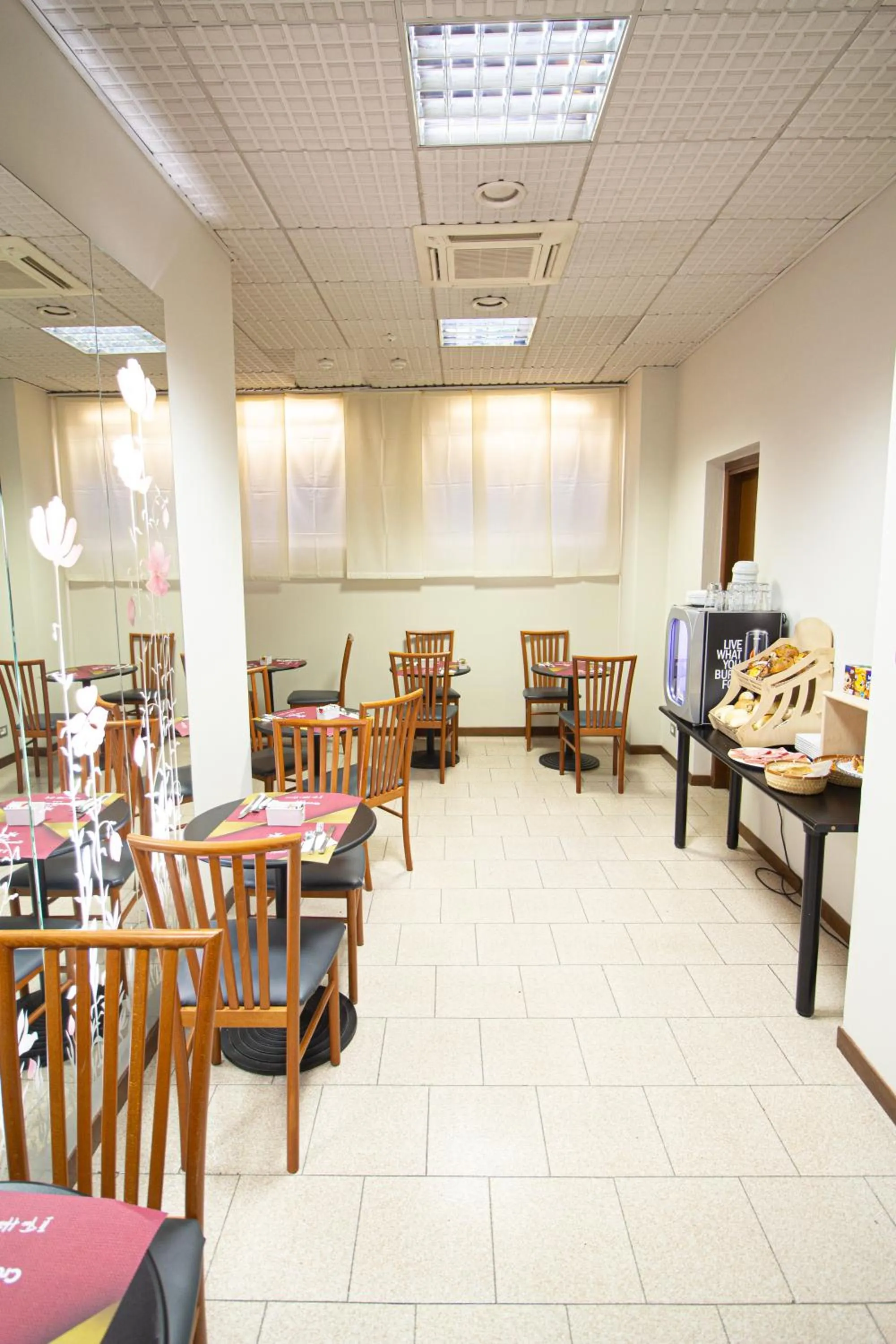 Breakfast in Hotel Croce Di Malta