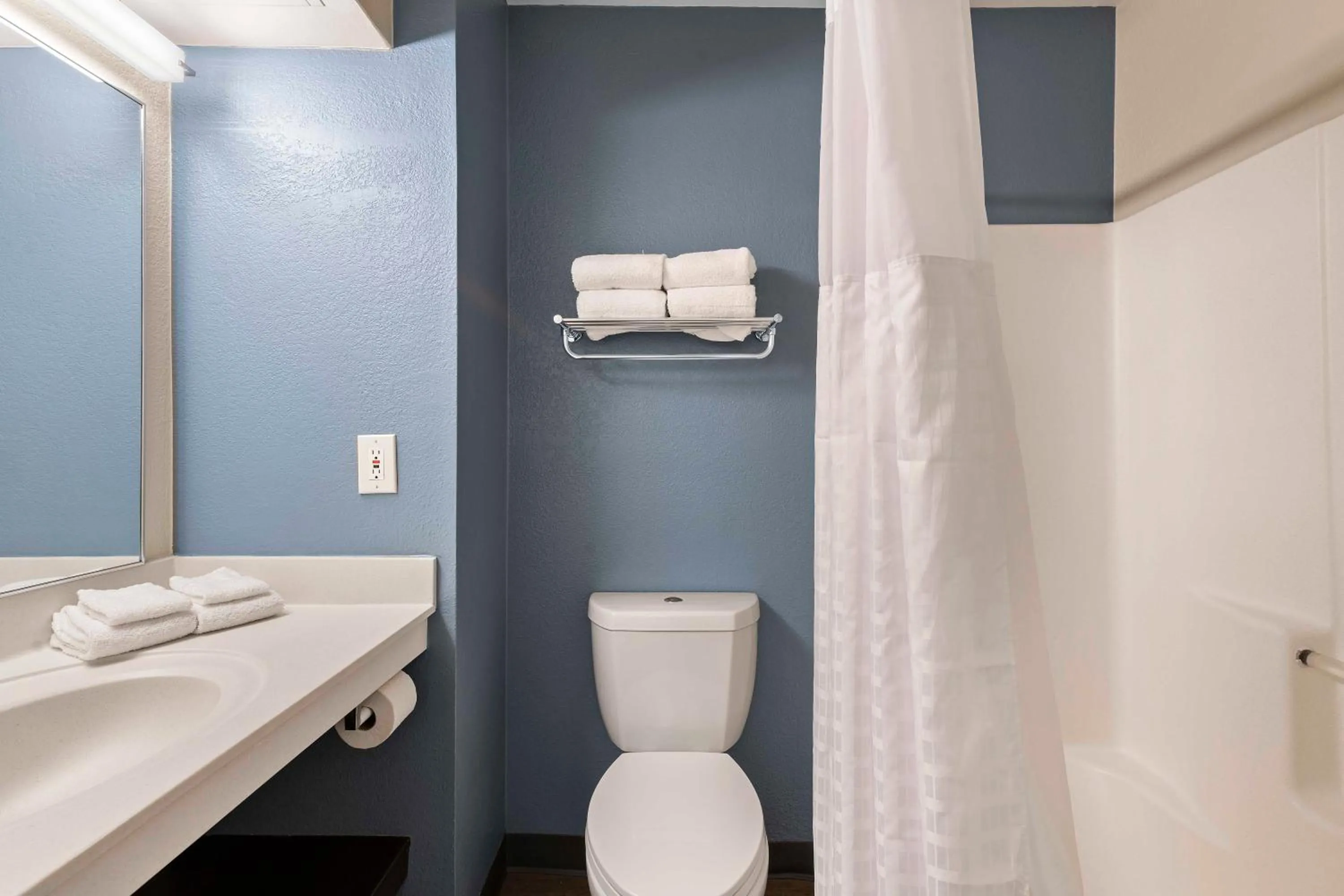 Bathroom in Extended Stay America Suites - Charlotte - University Place