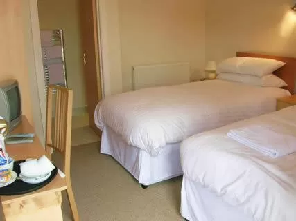 Room 4 - Double/Twin Room in Jolly Brewers Free House Inn