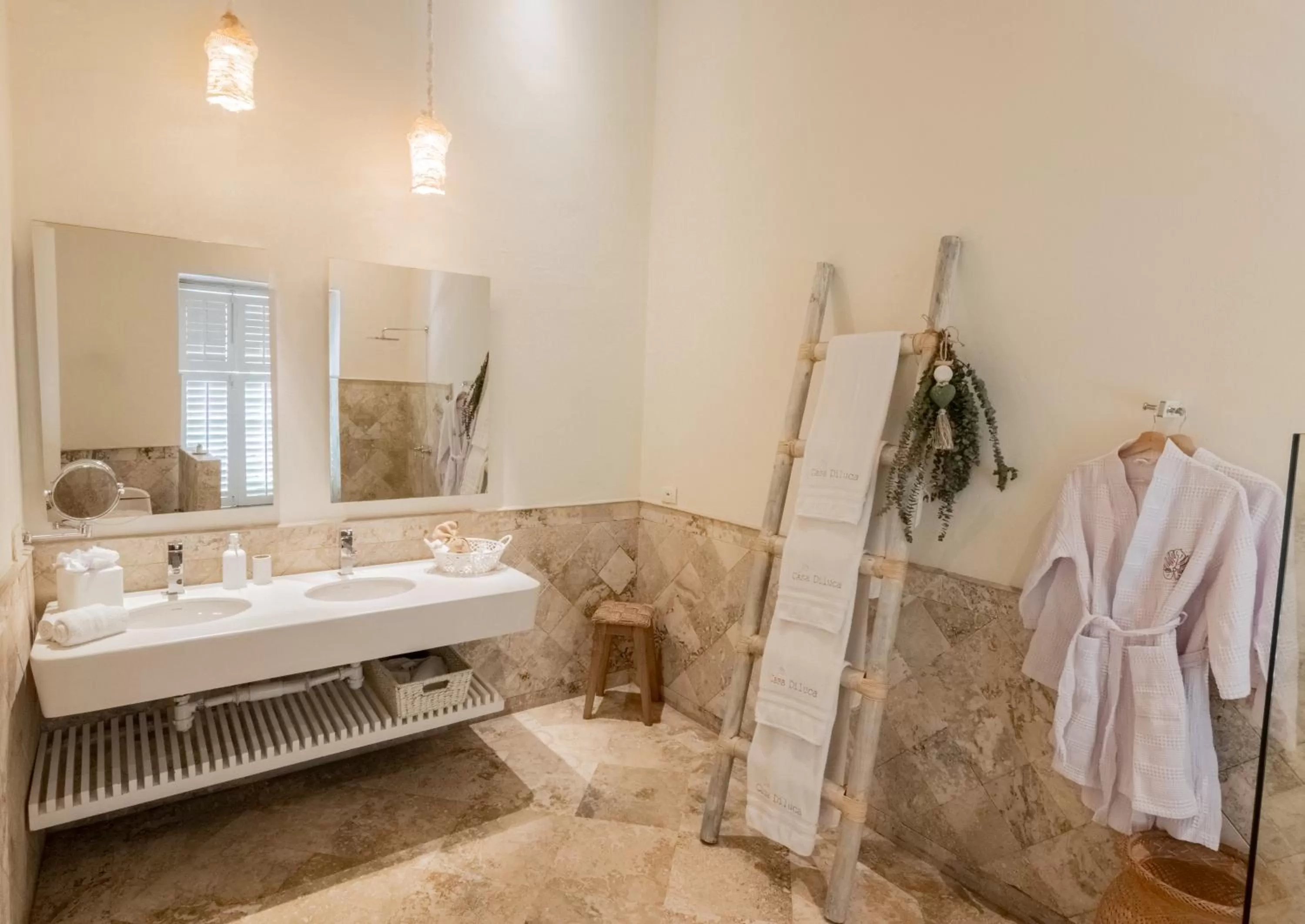 Shower in Casa Diluca Cartagena Hotel Boutique
