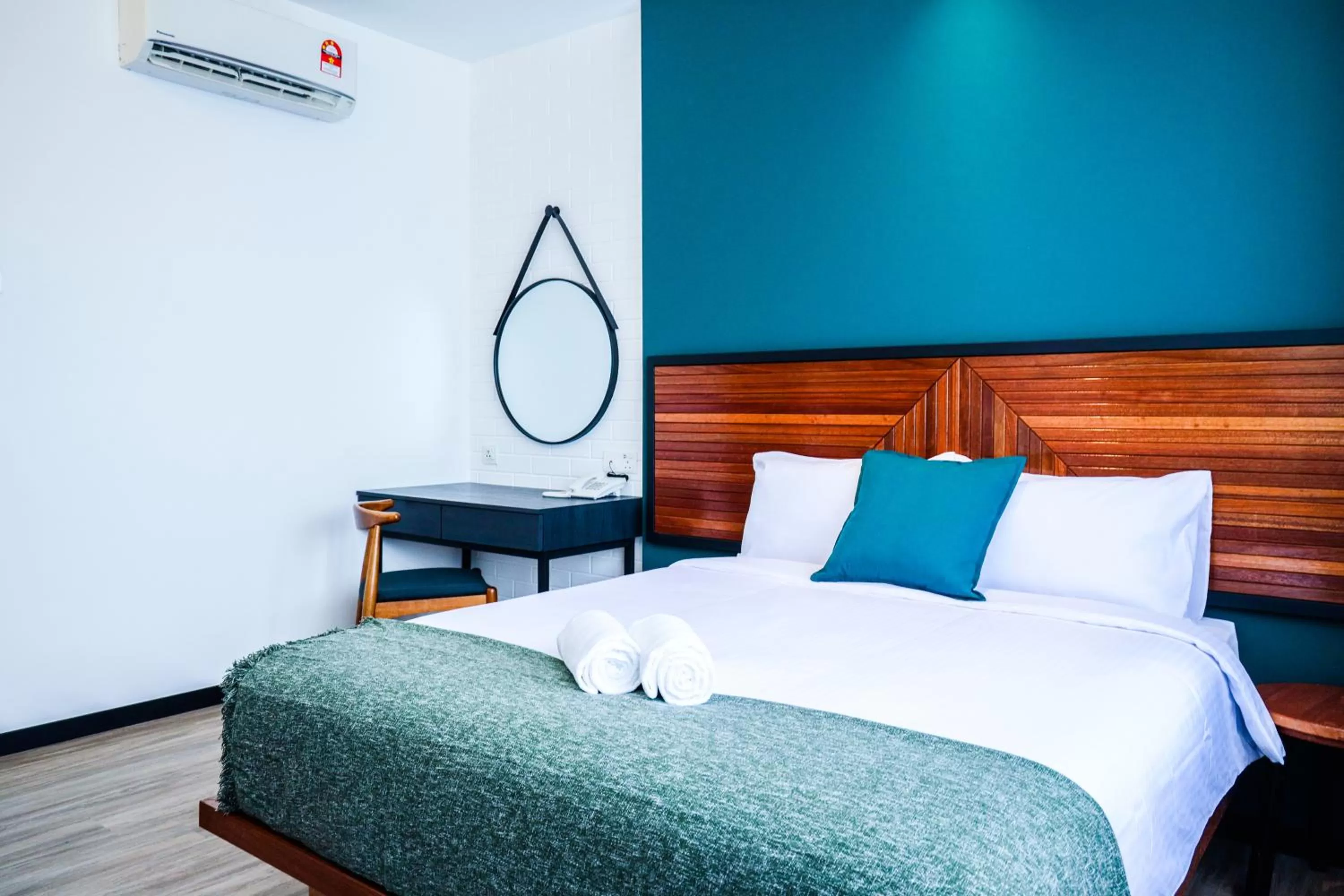 Photo of the whole room, Bed in The Journey hotel