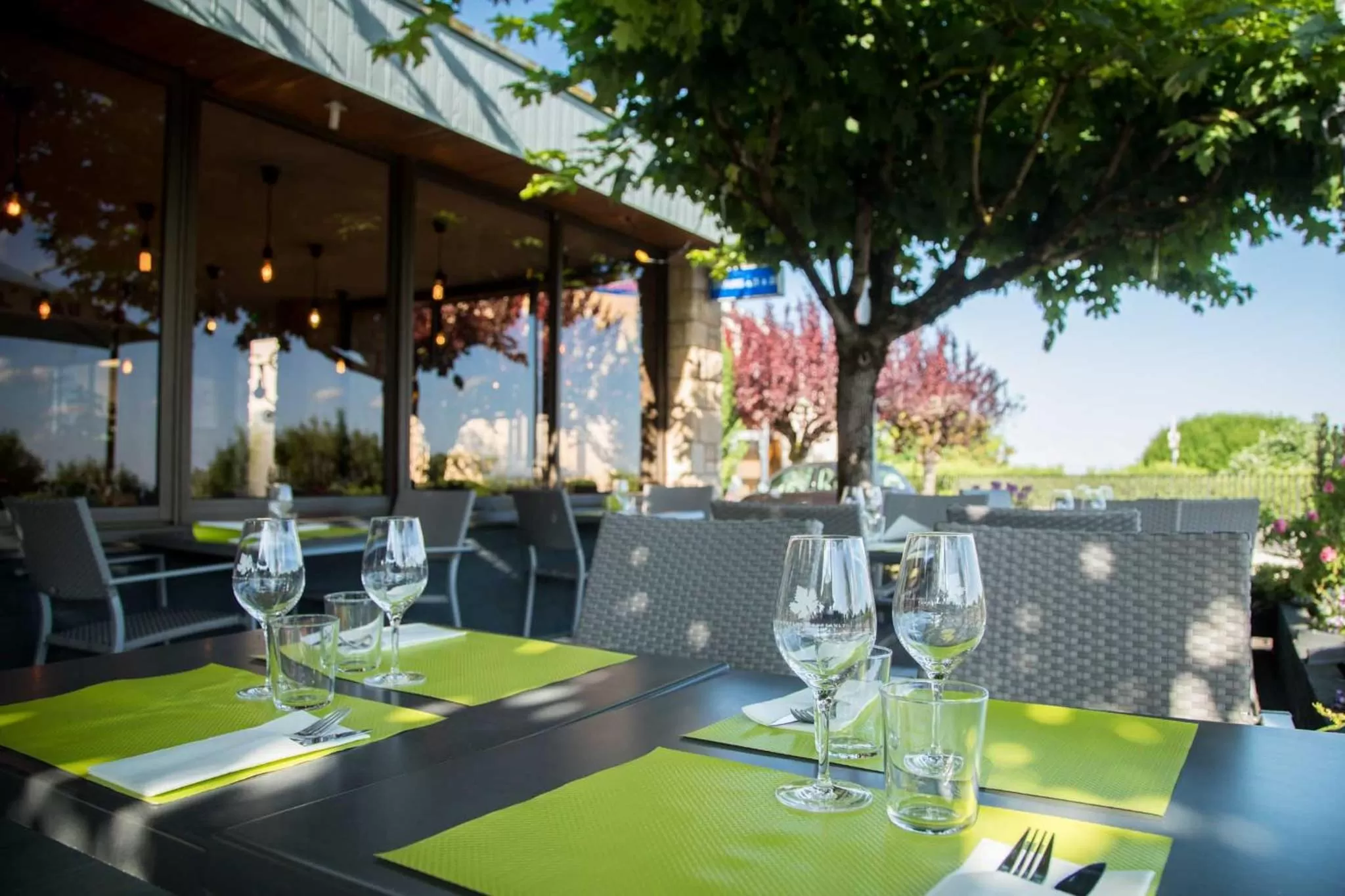 Restaurant/places to eat in Hôtel Les Hauts de Meursault