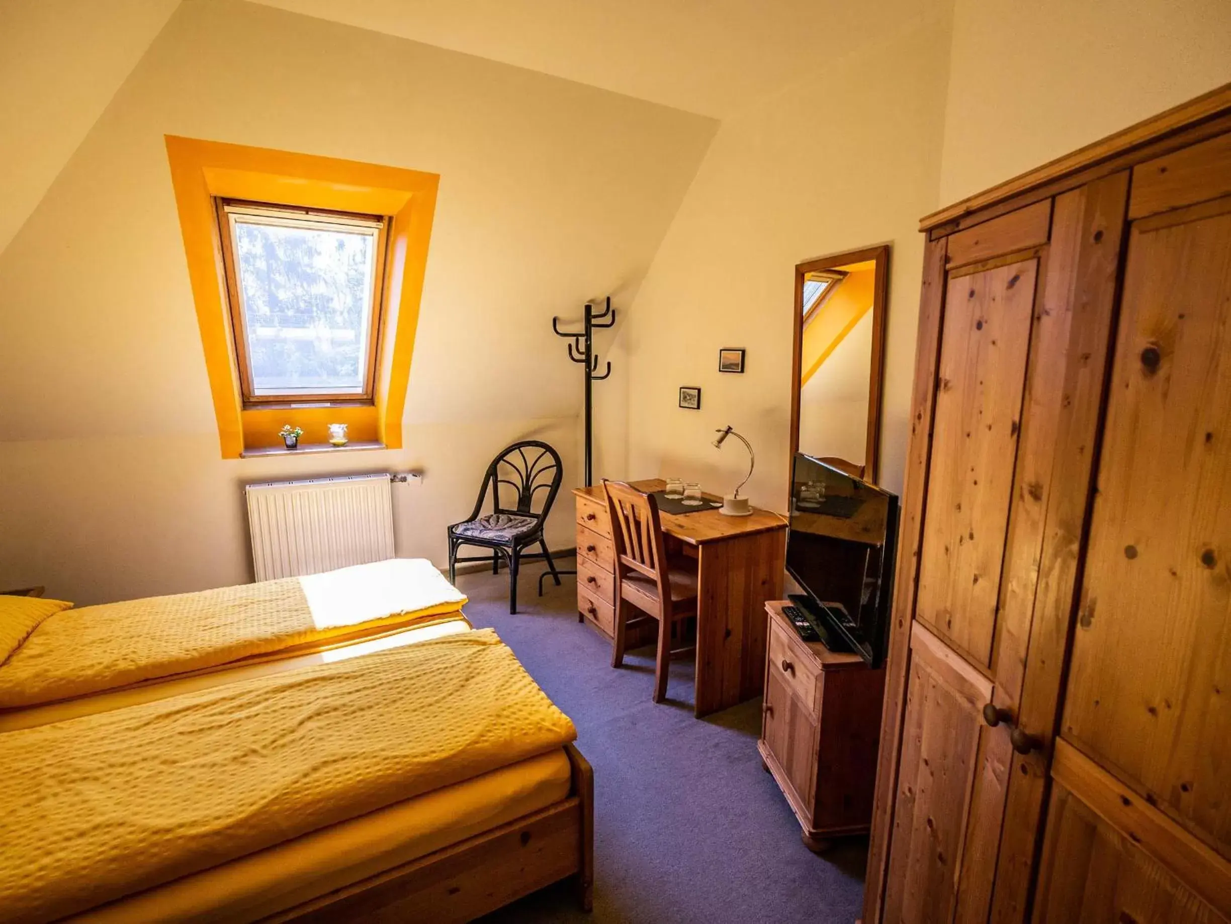 Double Room with Garden View in Gästehaus Pointner Double Room with Garden View in Gästehaus Pointner