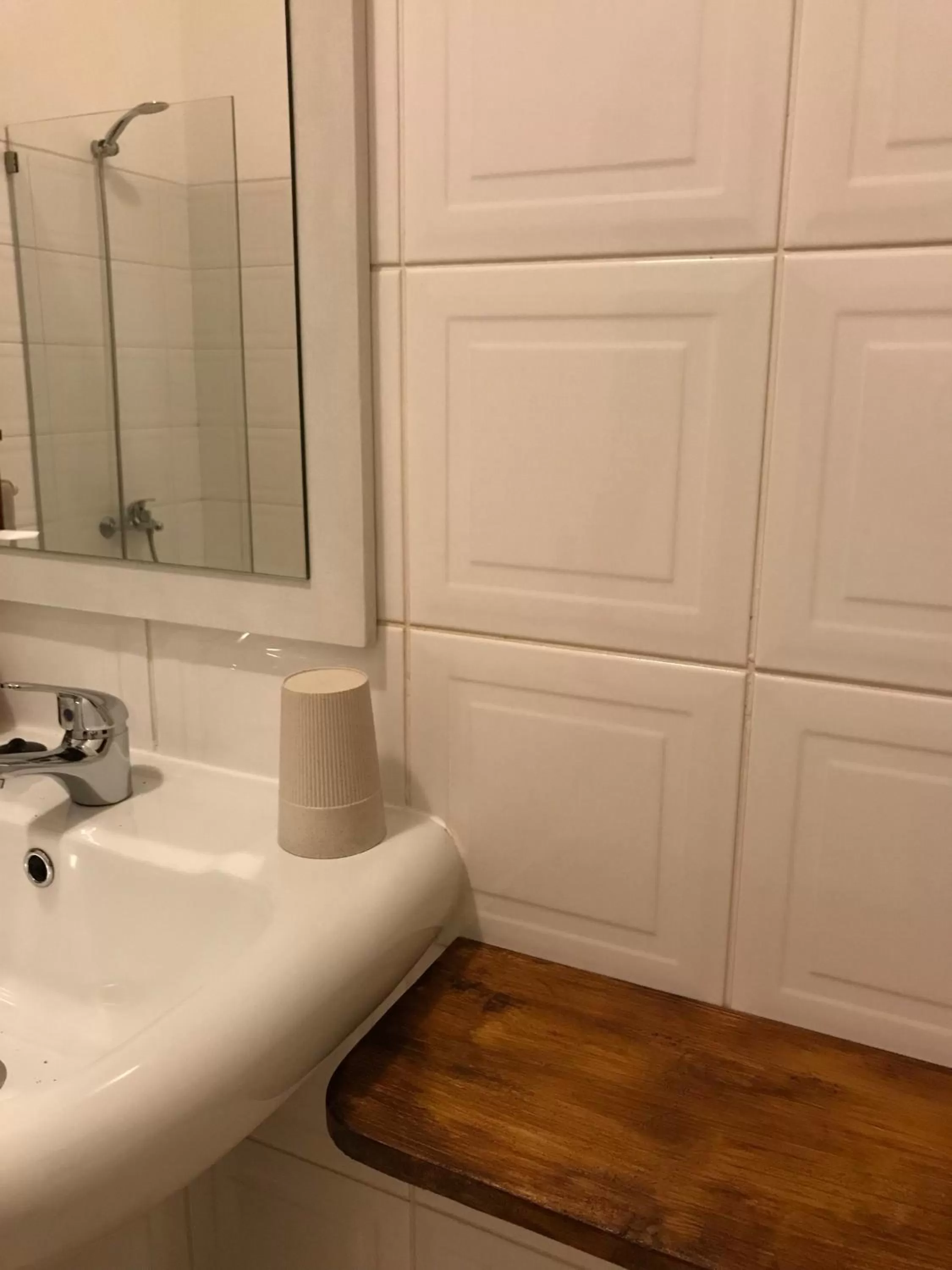 Bathroom in Blue Eagle Guesthouse - Casa de hospedes