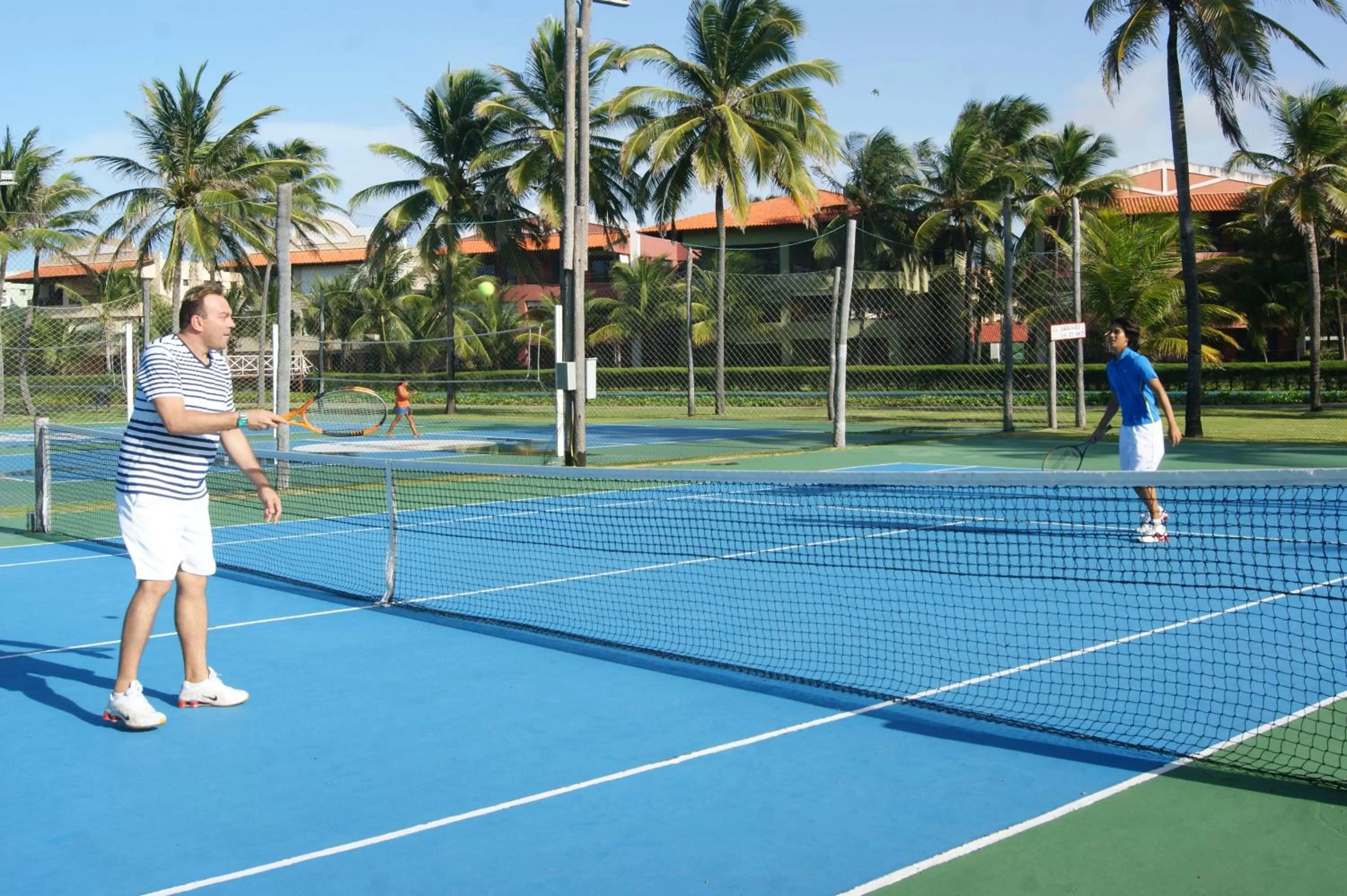 Tennis court in Aquaville Aquiraz Hotel