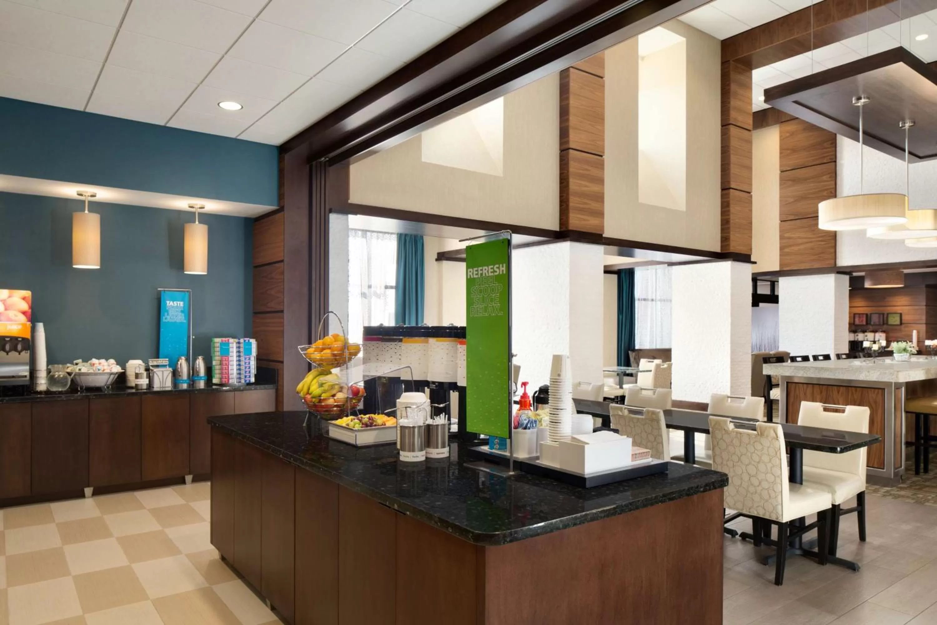 Dining area in Hampton Inn & Suites Aberdeen/APG South