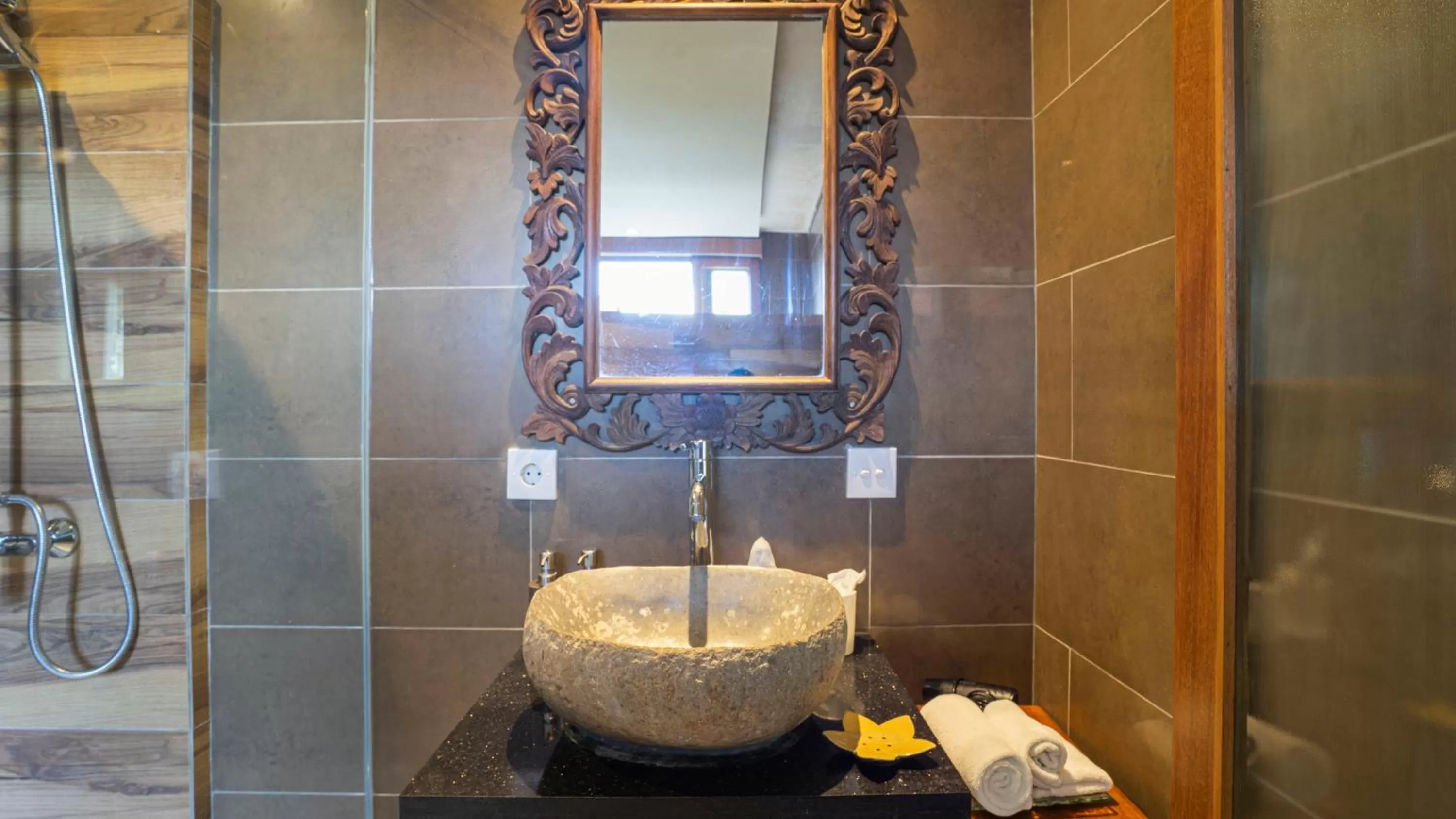 Shower in KajaNe Mua at Ubud Bali