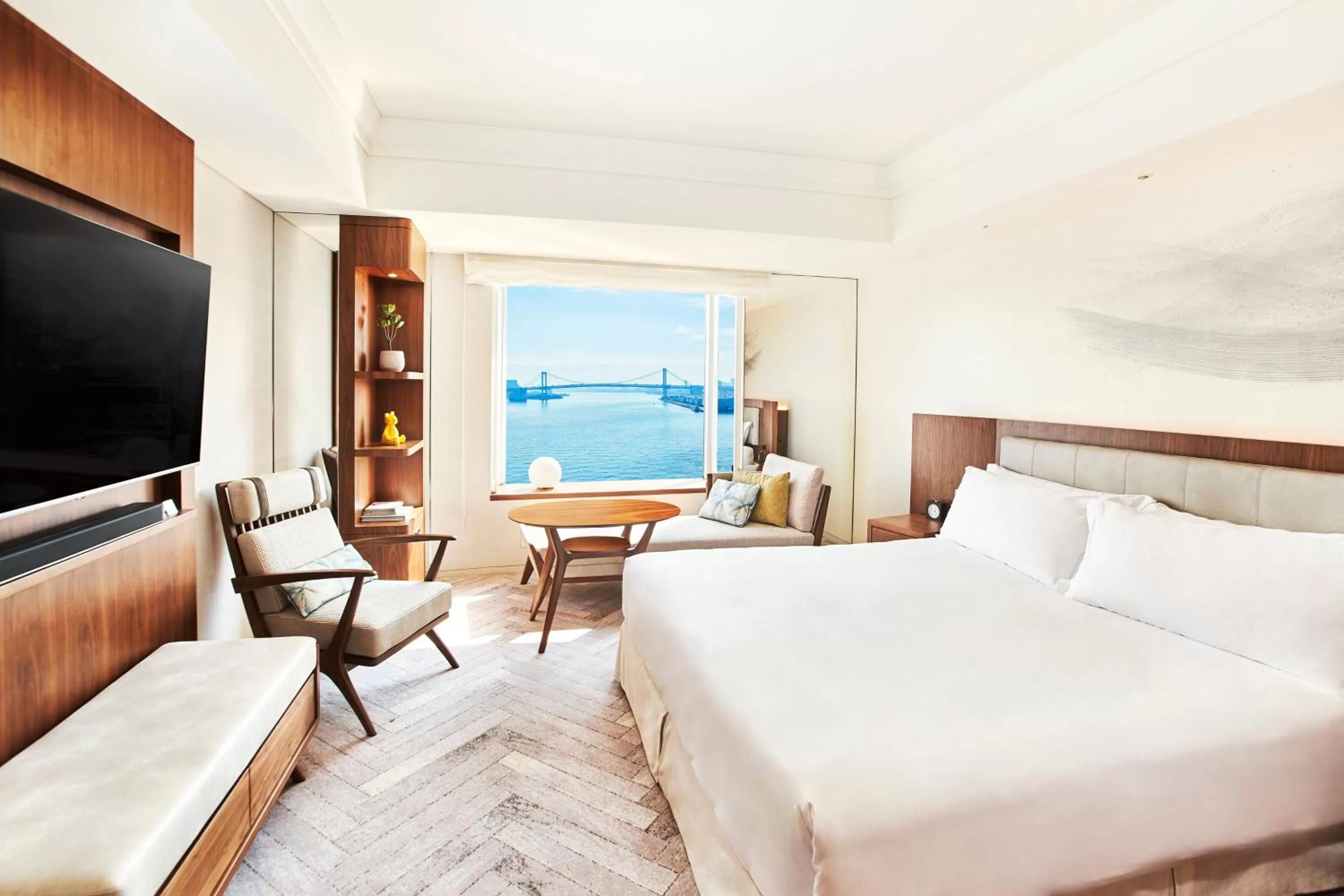 Photo of the whole room, Bed in InterContinental Tokyo Bay by IHG