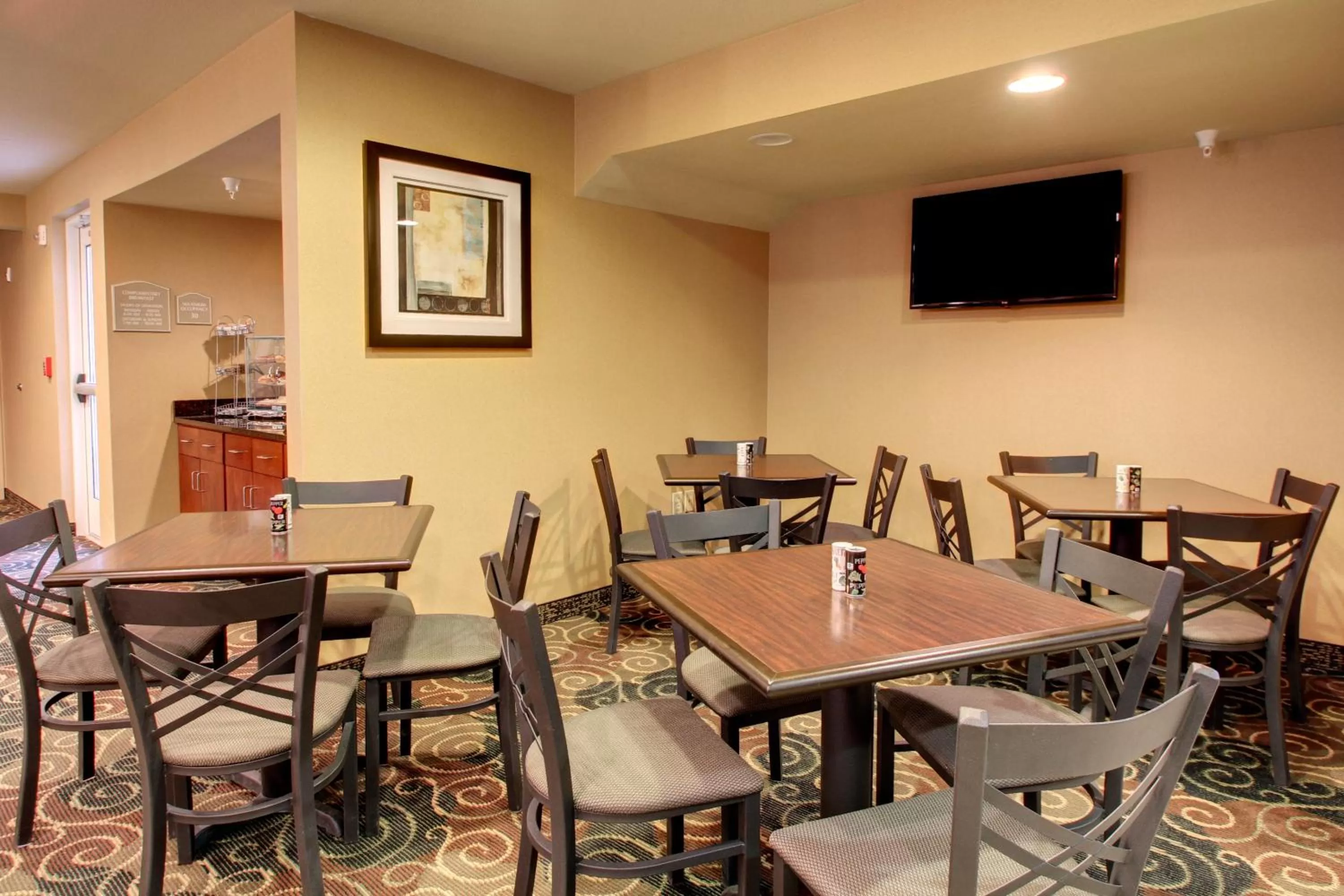 Lobby or reception in Cobblestone Hotel & Suites - Charlestown