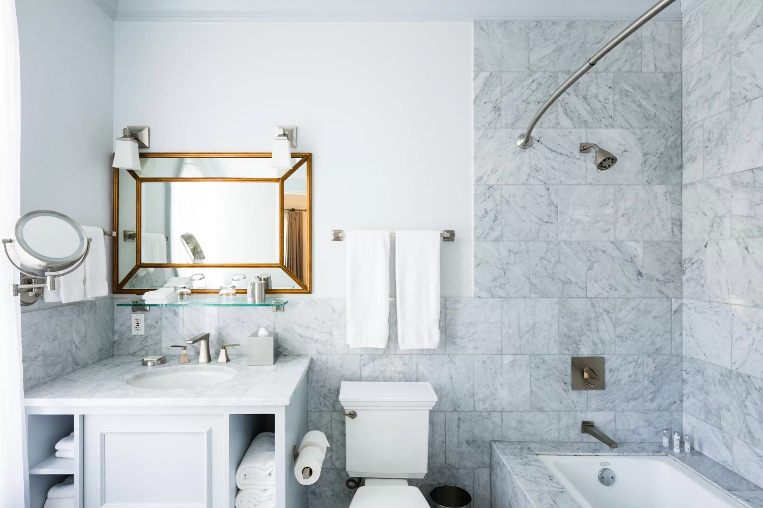 Toilet in Hotel Ella