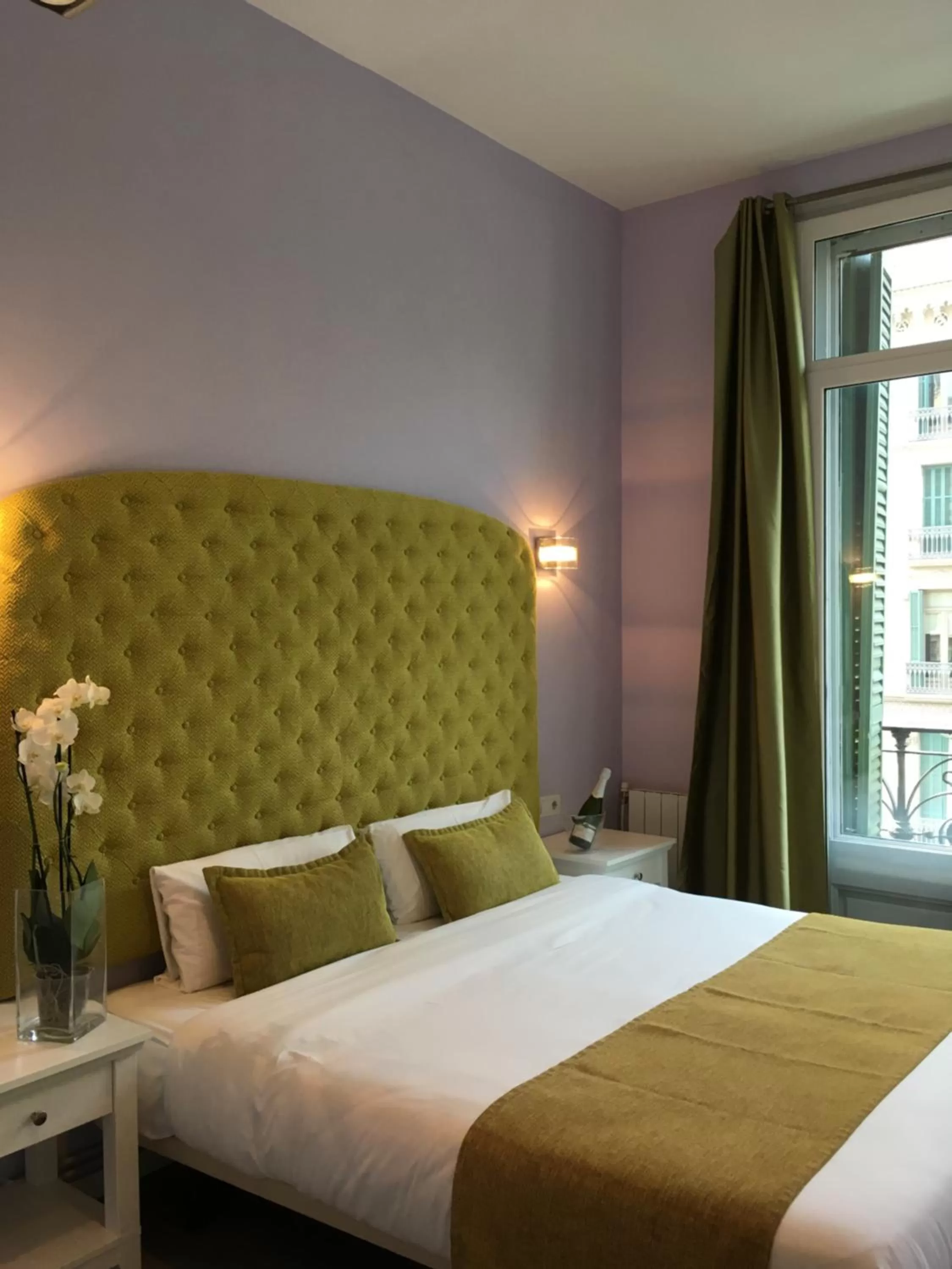 Bed in Hotel Ginebra