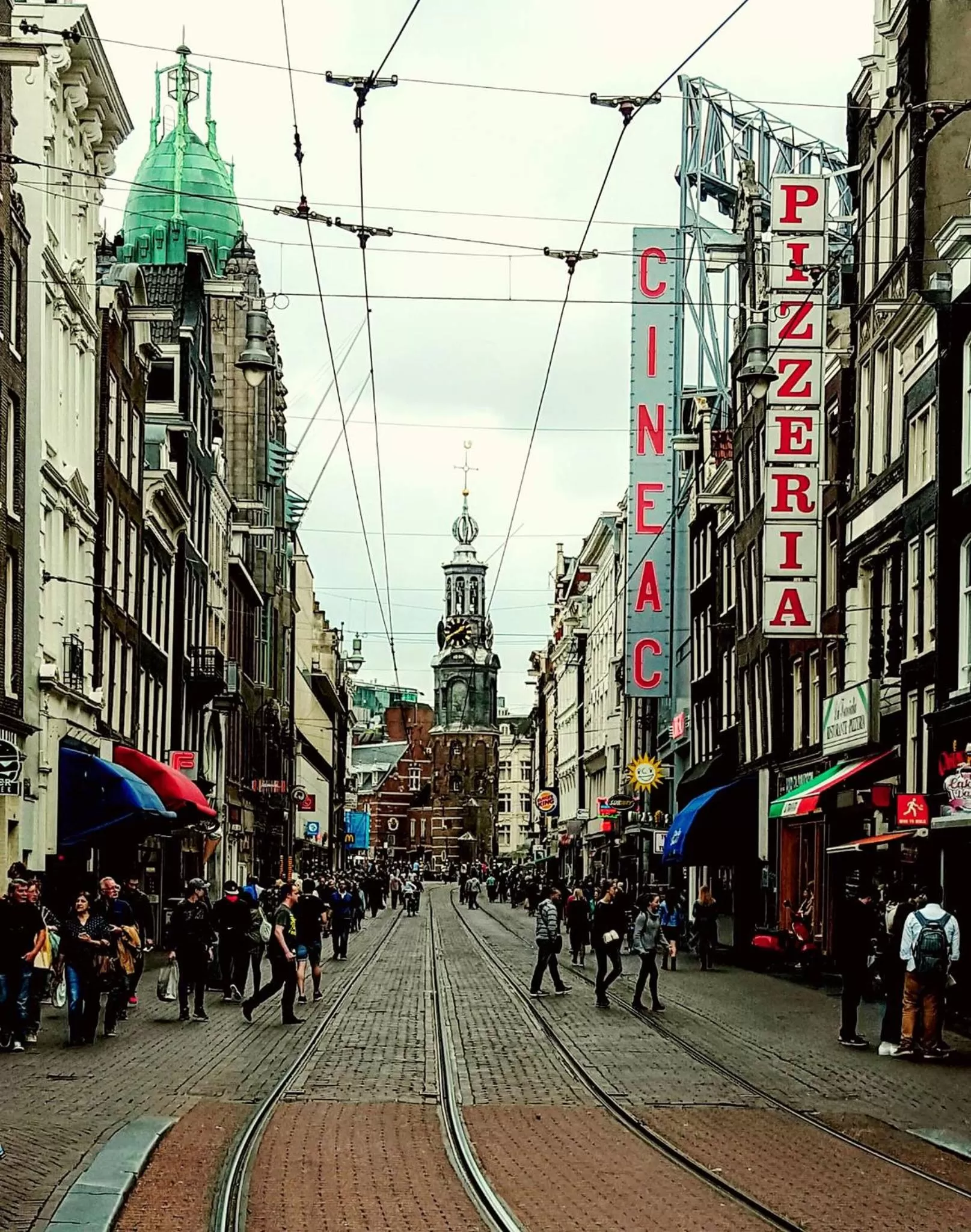 Restaurant/places to eat in Hotel The Bird