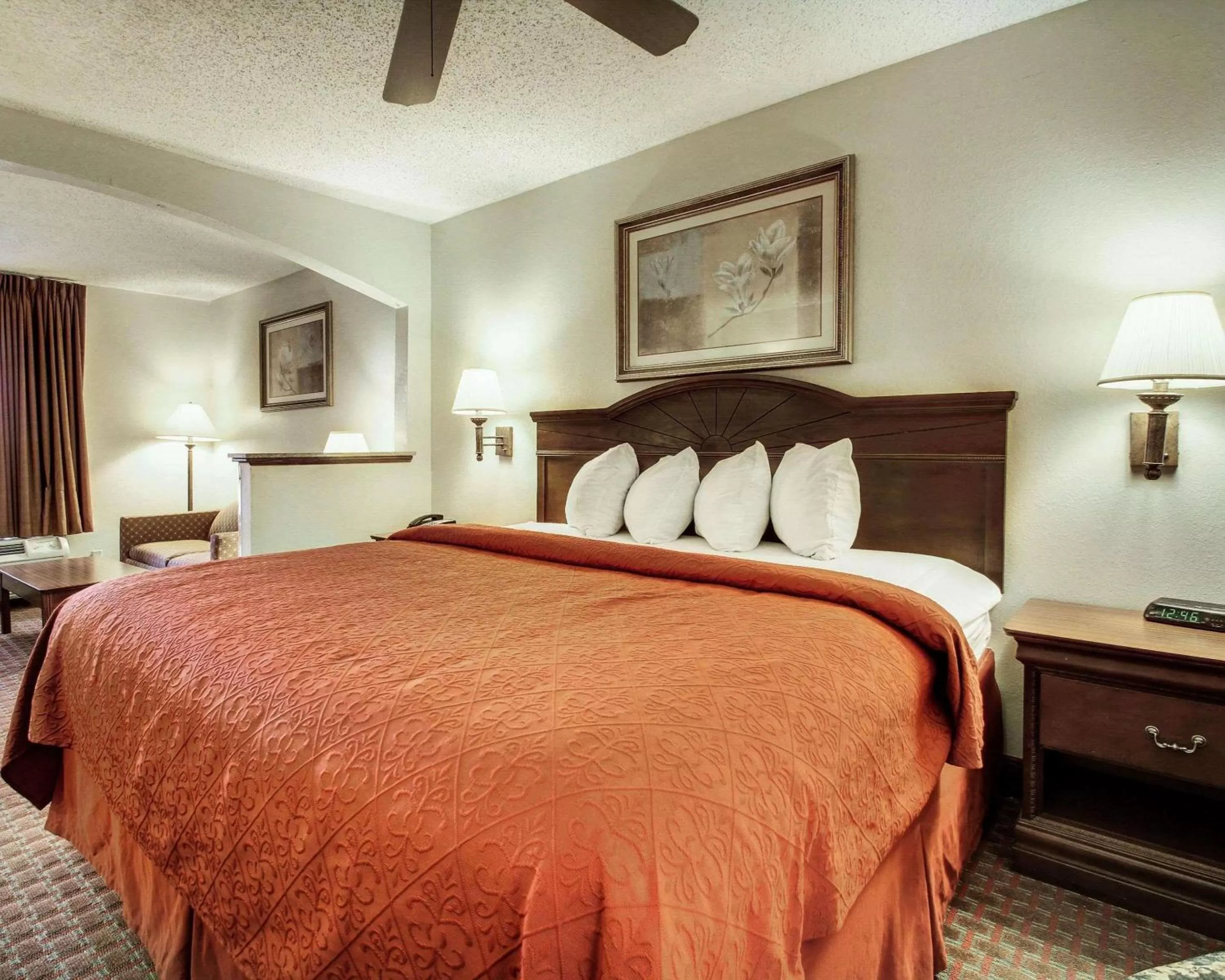 Photo of the whole room, Bed in Quality Inn & Suites Clinton - Jackson West