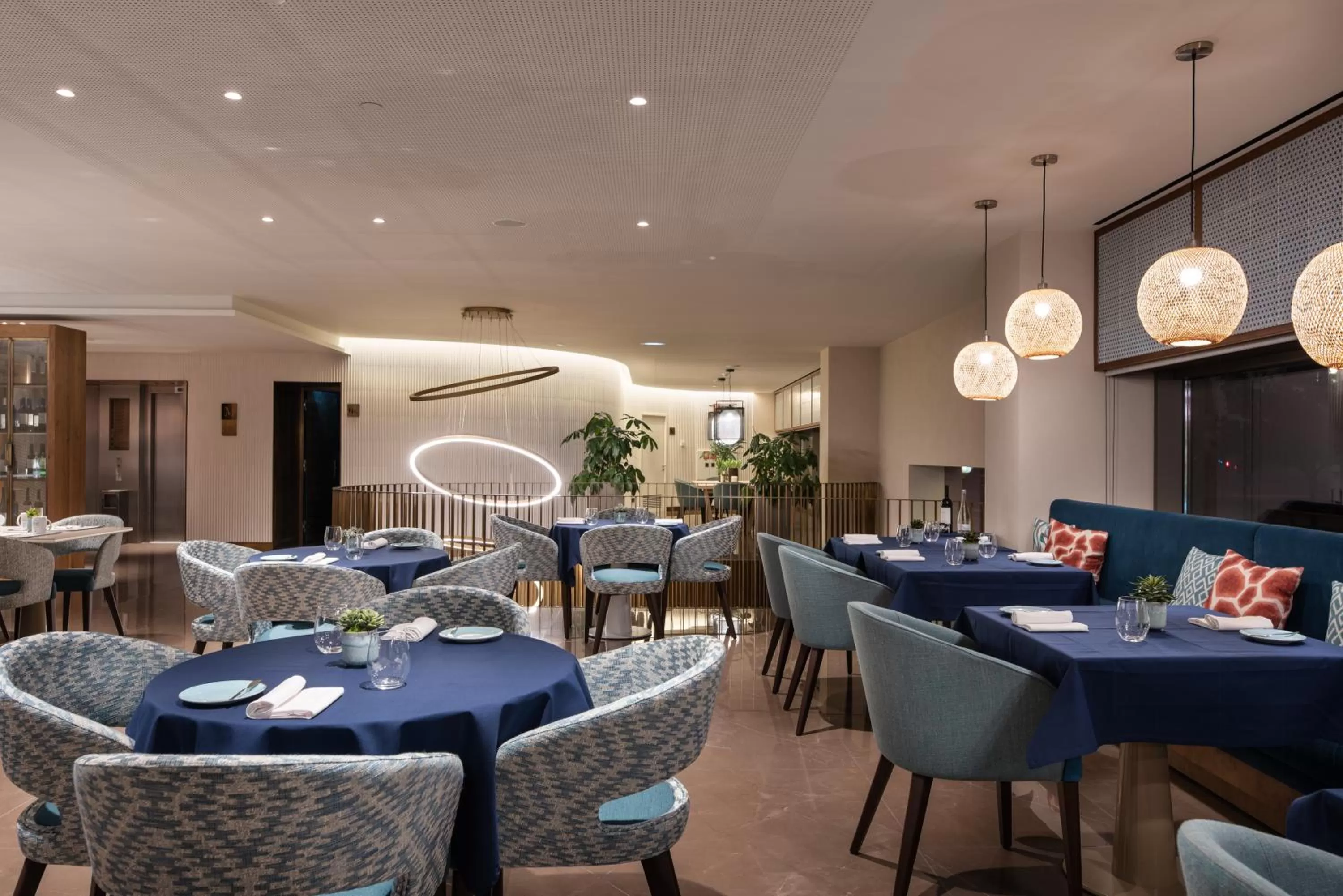 Restaurant/places to eat in Eurostars Aliados