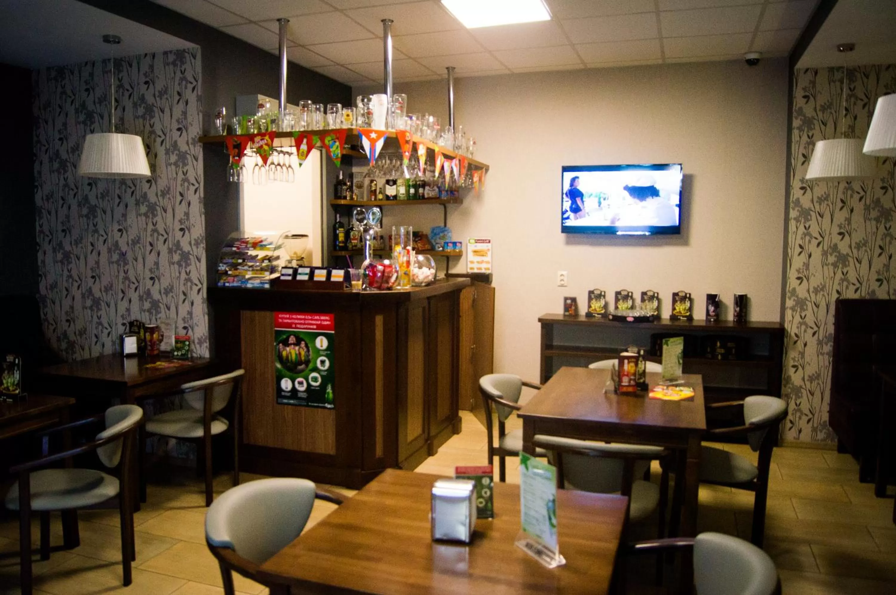 Lounge or bar in irisHotels