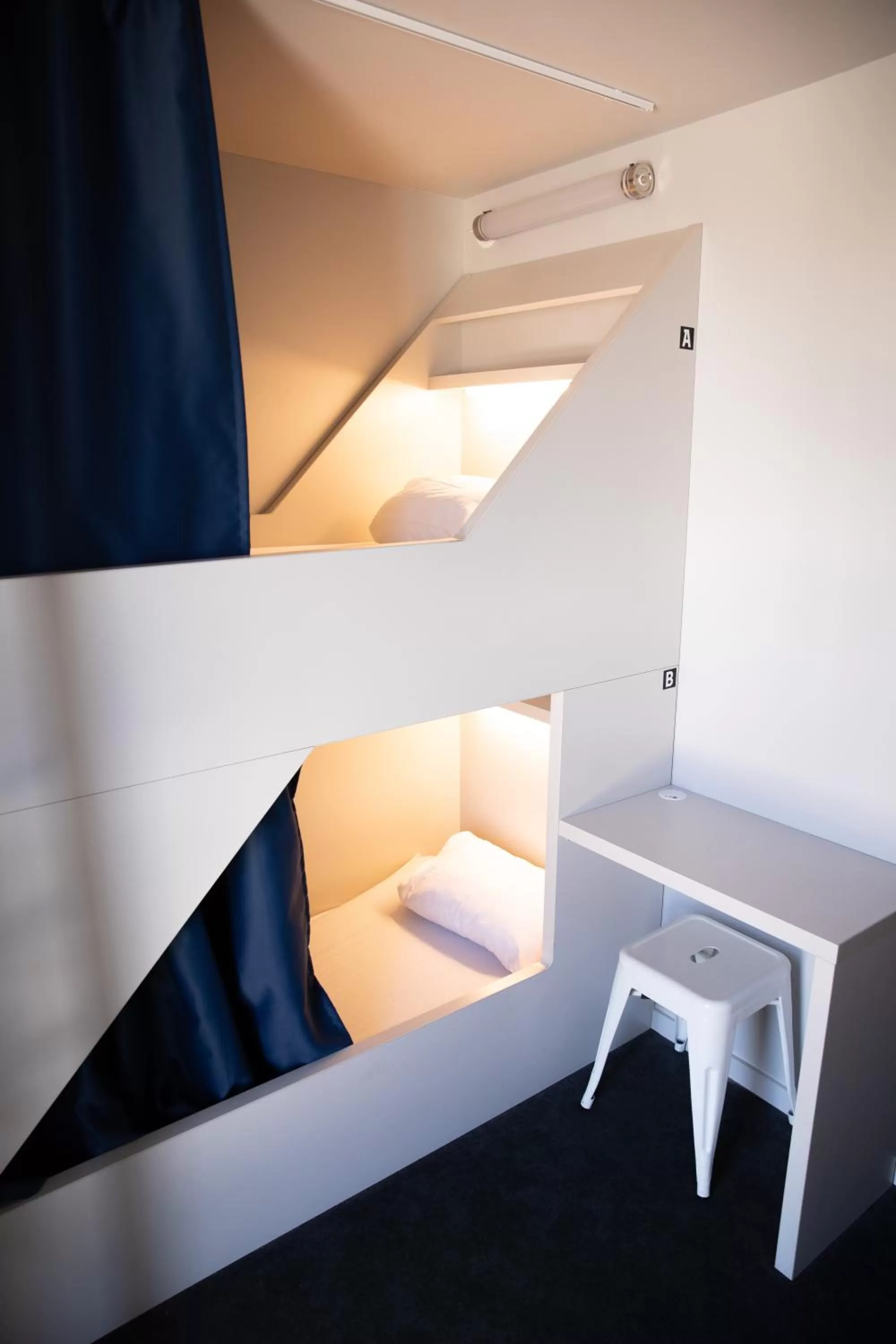 bunk bed, Bed in The People - Tours