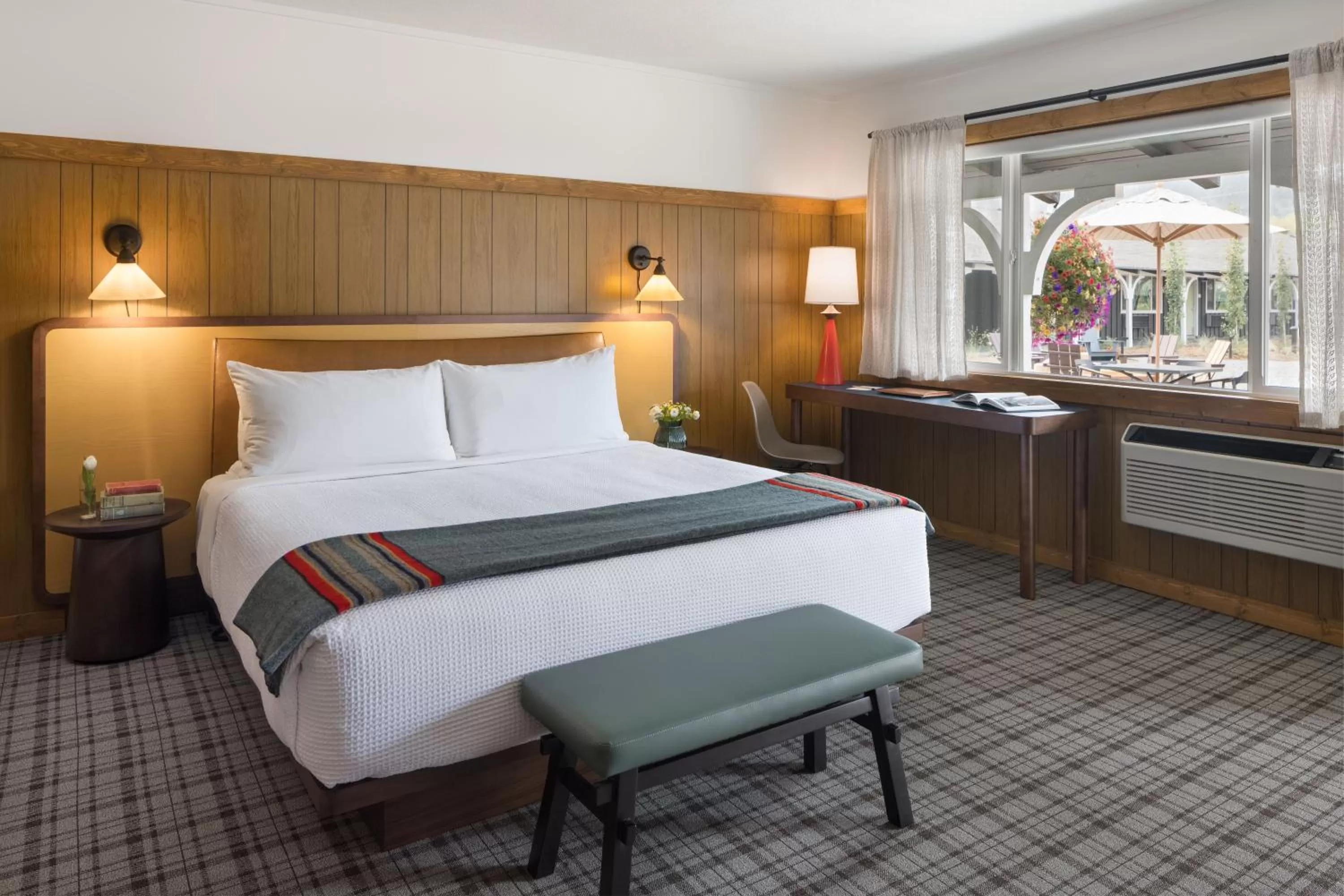 Bedroom, Bed in The Virginian Lodge