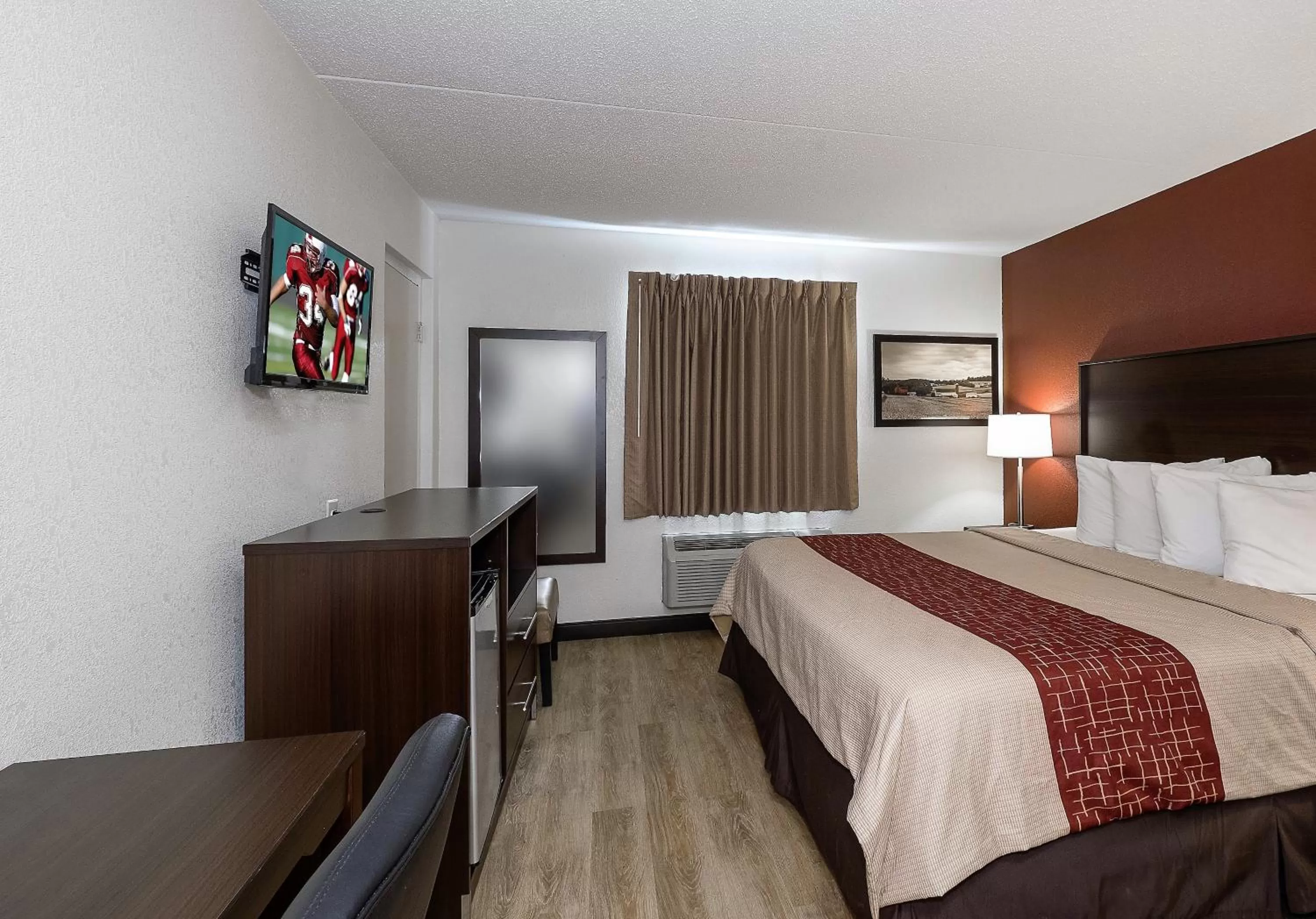 Bedroom, Bed in Red Roof Inn Lancaster Strasburg