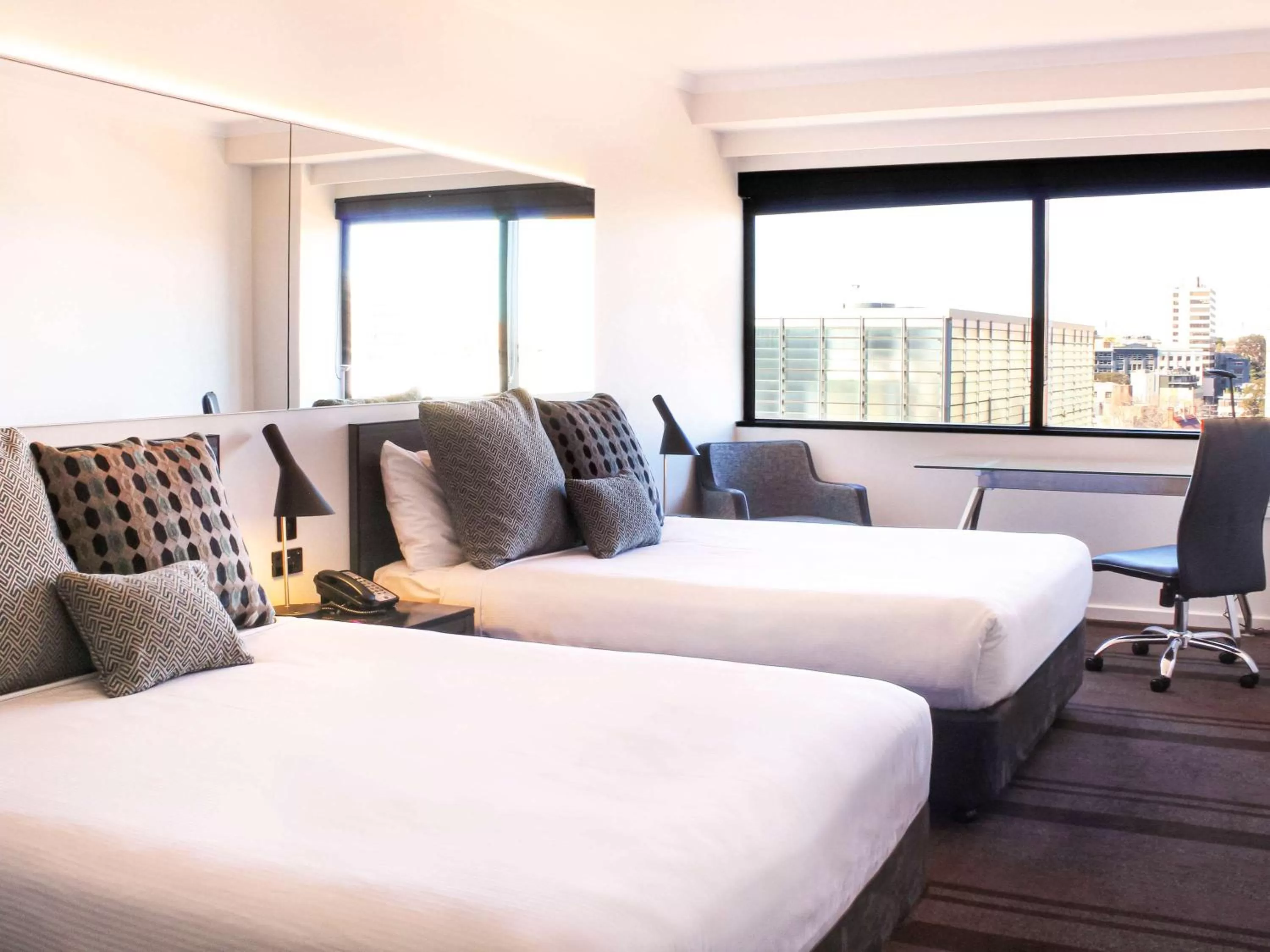 Photo of the whole room, Bed in Mercure Sydney