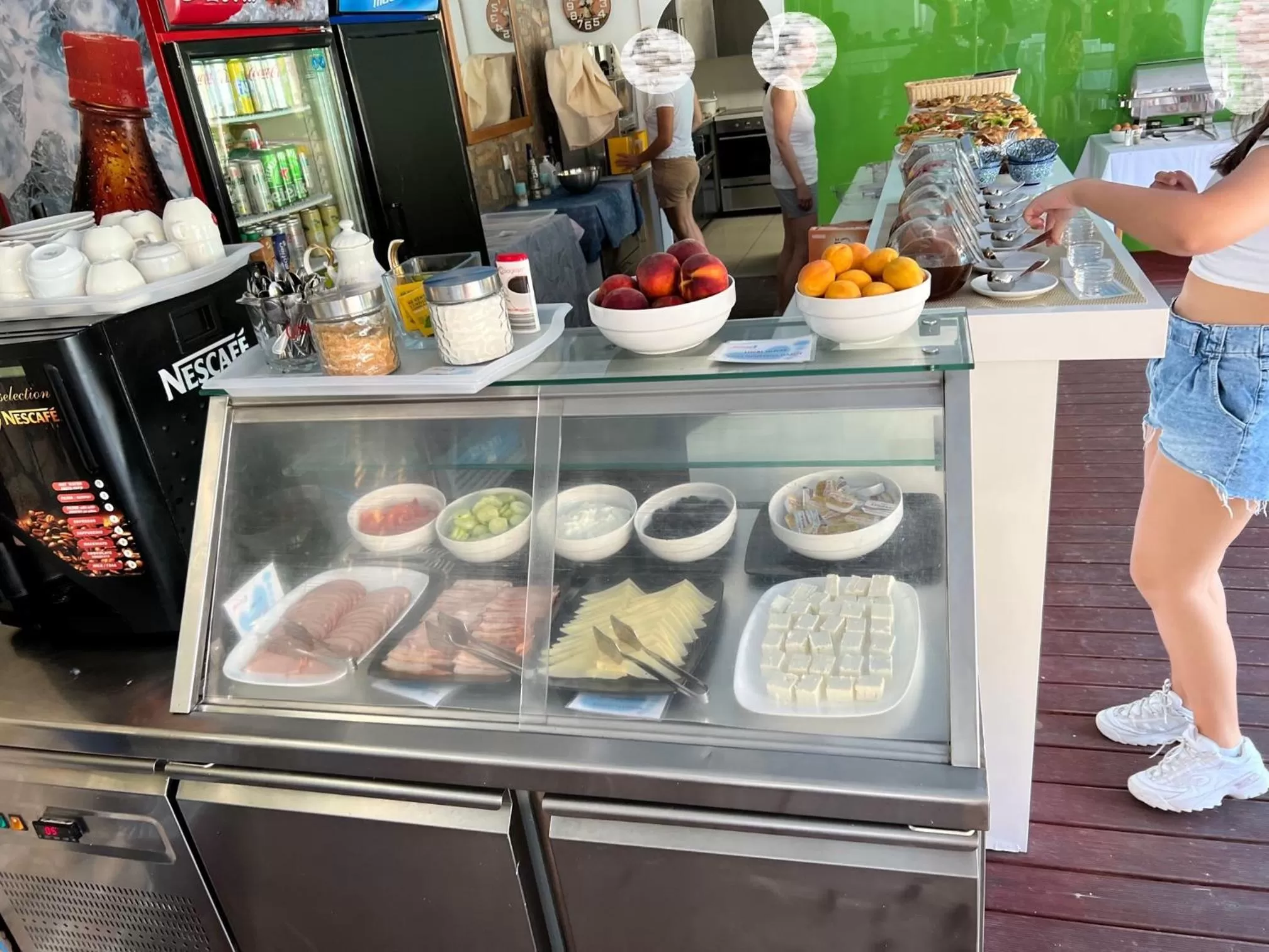 Buffet breakfast in Macedon