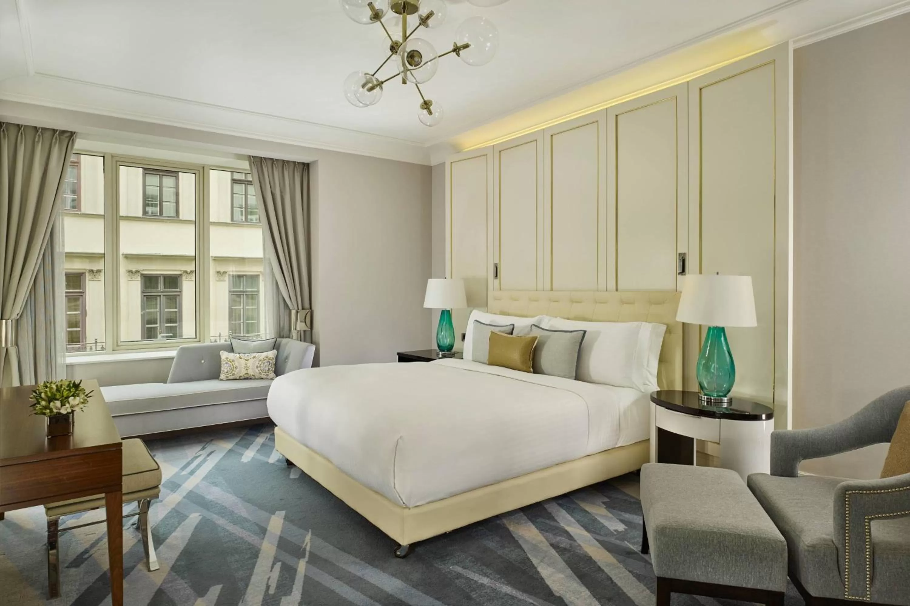 Bedroom, Bed in Al Habtoor Palace Budapest, Preferred Hotels & Resorts