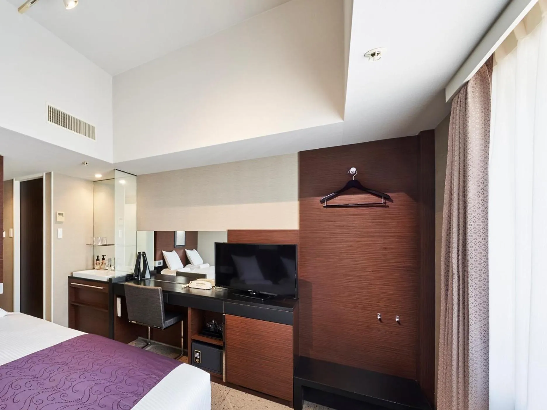 TV and multimedia, Bed in HOTEL MYSTAYS Shimizu
