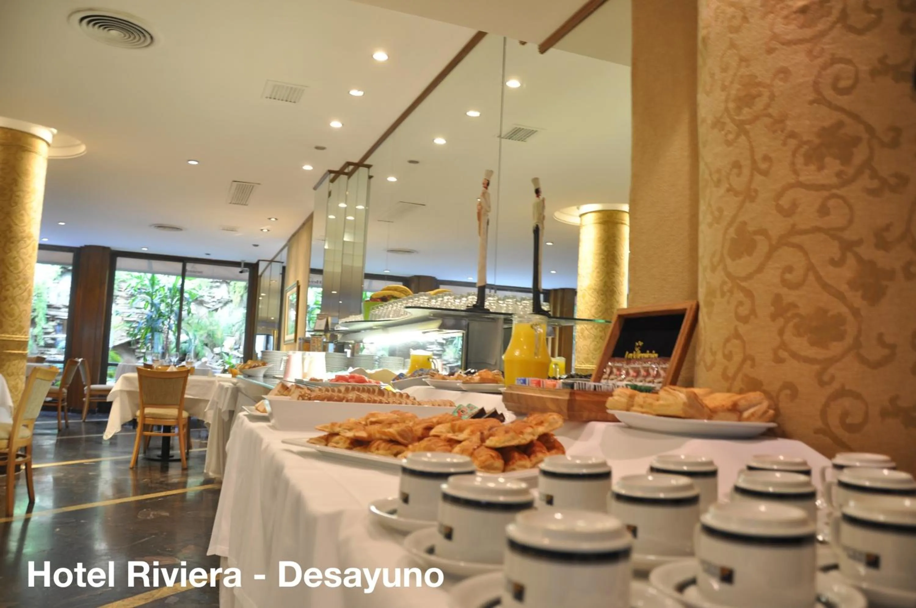 Restaurant/places to eat in Hotel Solans Riviera